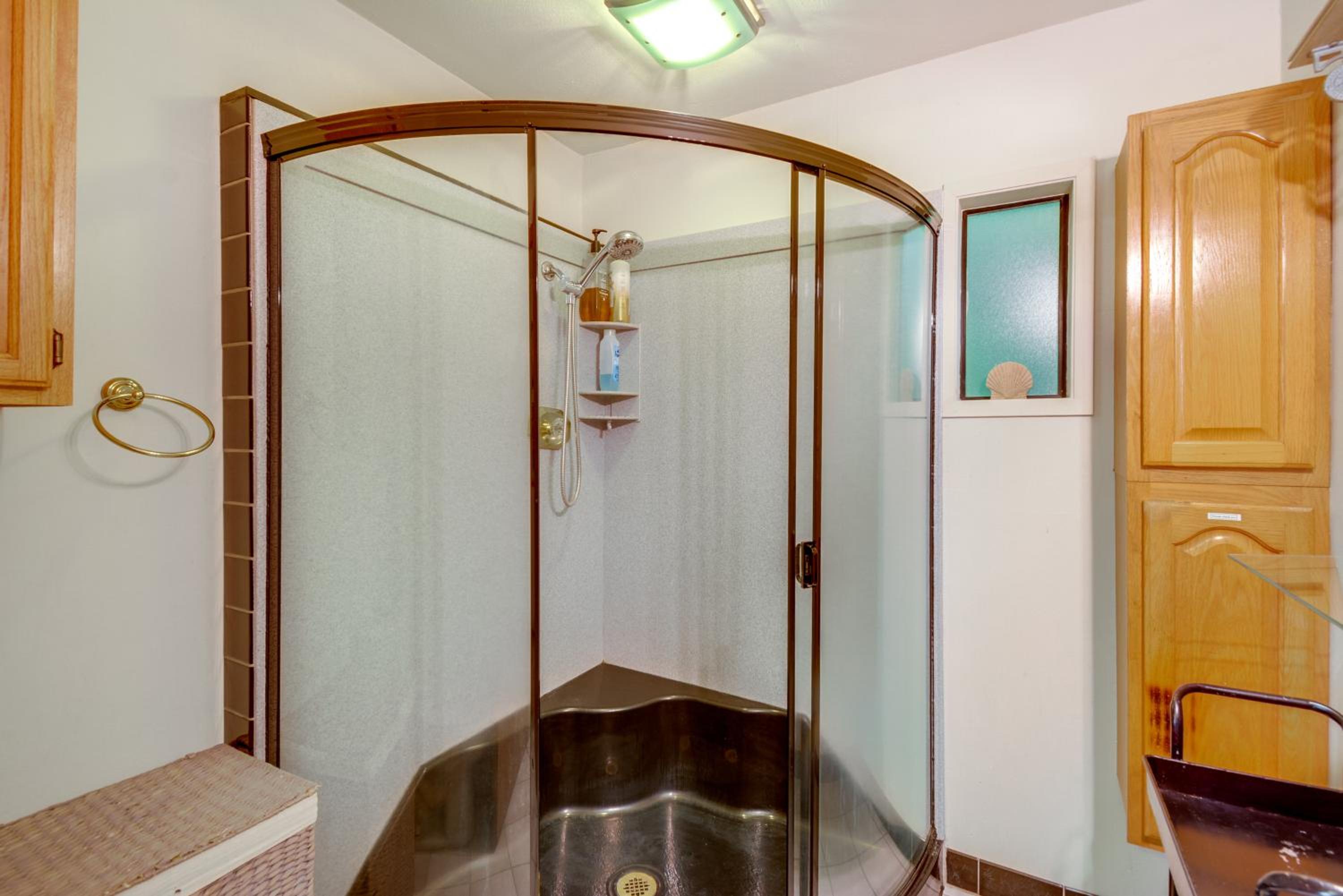 Steps to Beach Scenic Escape in Port Orchard!