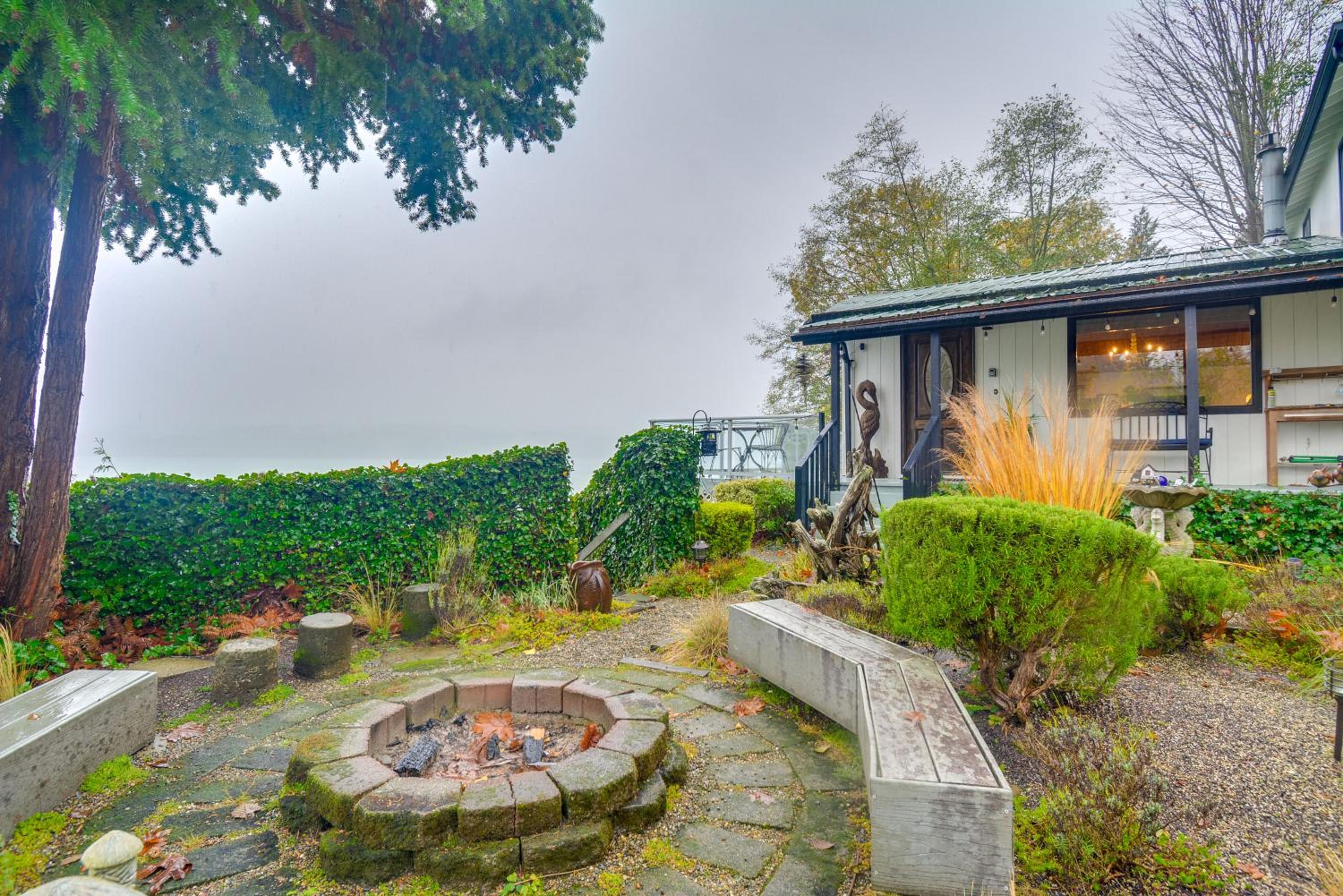 Steps to Beach Scenic Escape in Port Orchard!