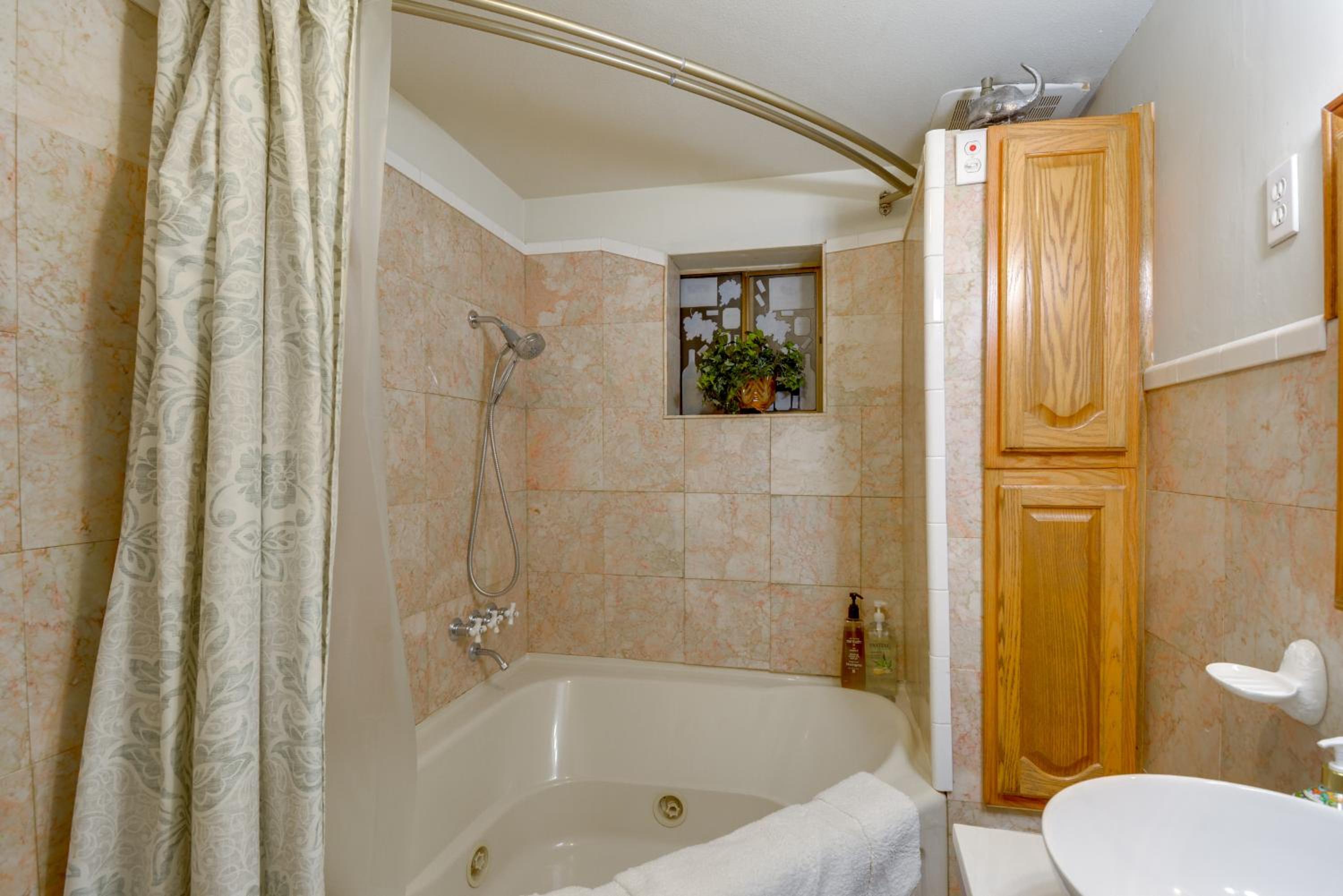 Steps to Beach Scenic Escape in Port Orchard!