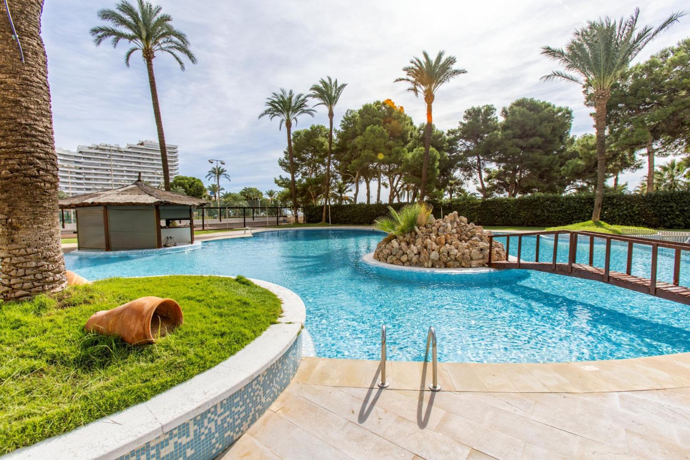 Florazar 2 Pool & Private Balcony