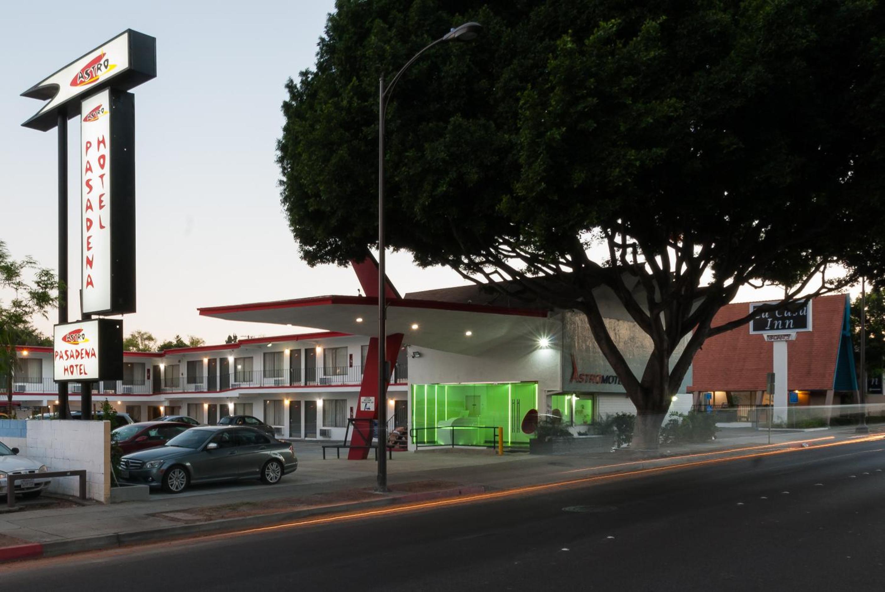Astro Pasadena Hotel - Property Image 3