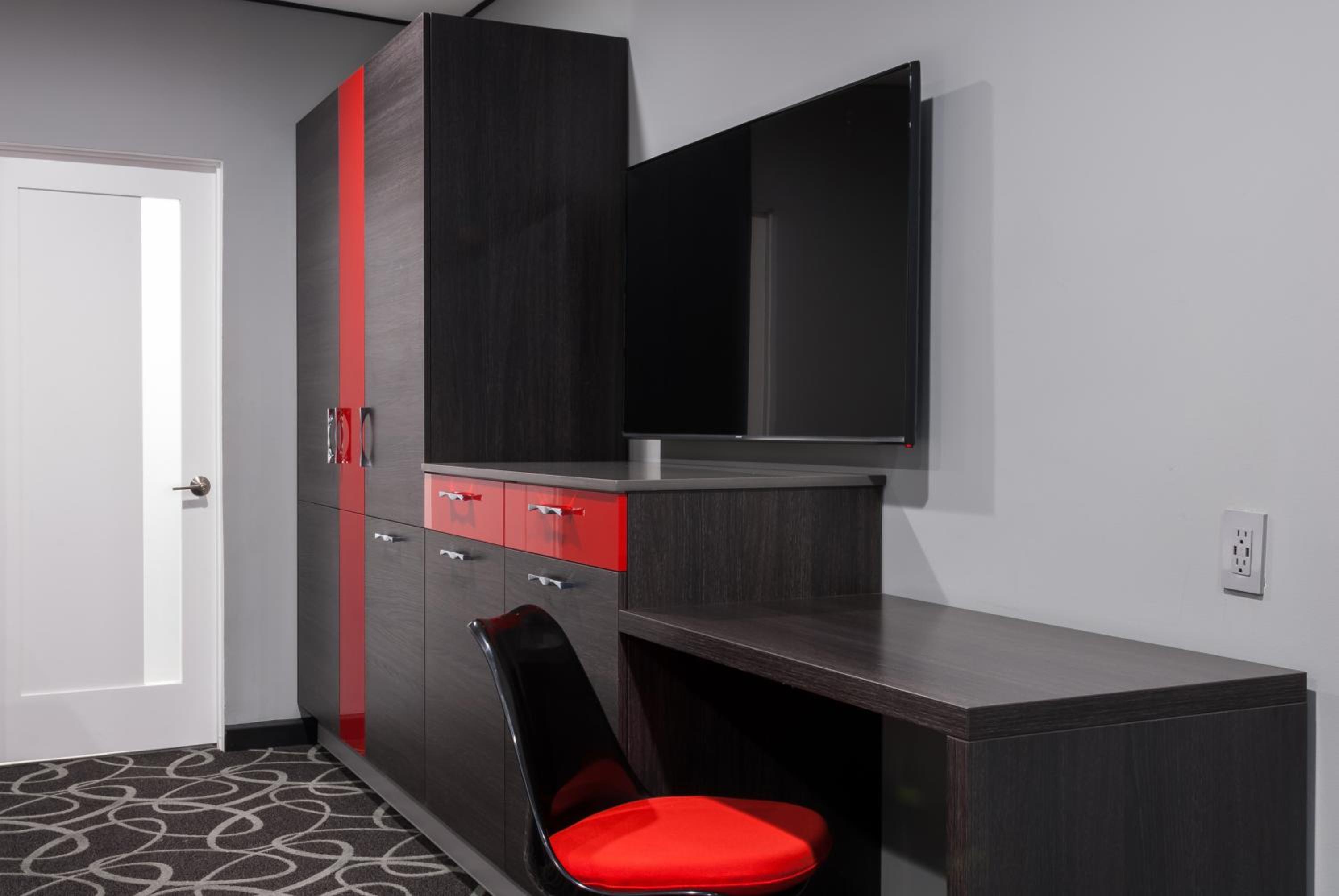Astro Pasadena Hotel - Property Image 10