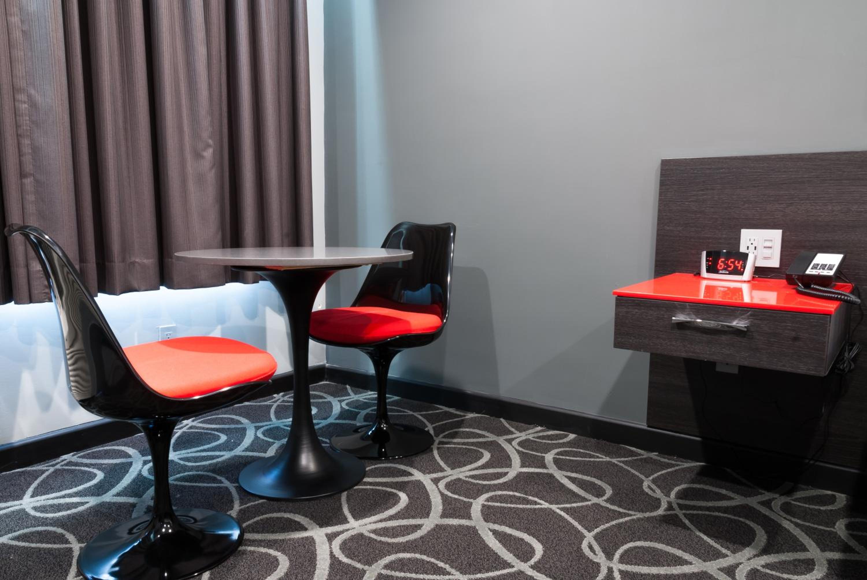 Astro Pasadena Hotel - Property Image 14