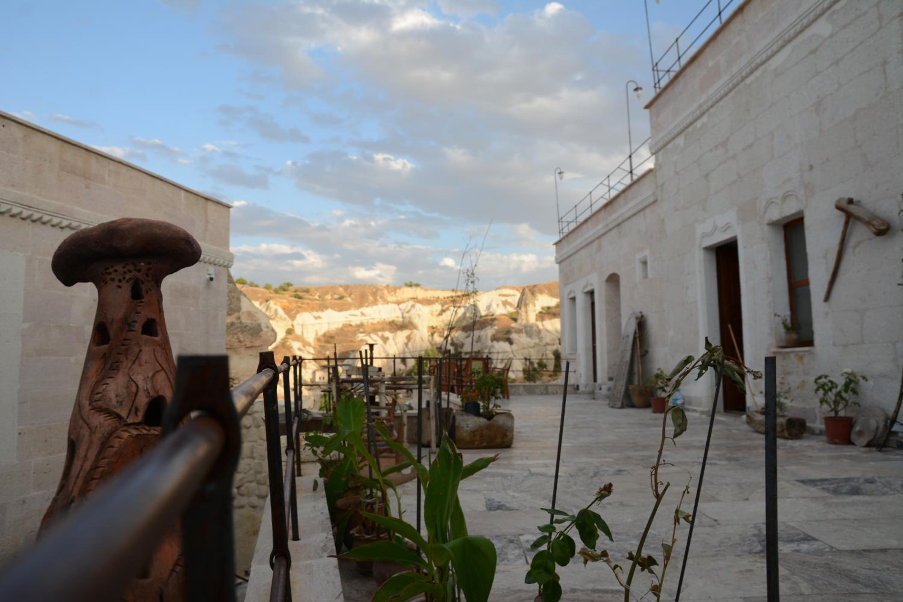 Emit Cave Hotel - Image 9