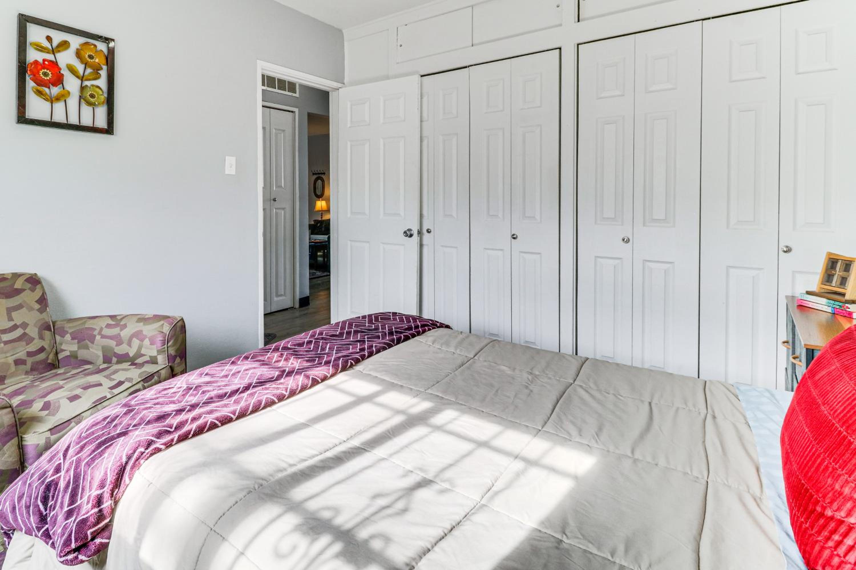 1 Mi to UNM! Albuquerque Home with Fire Pit and BBQ