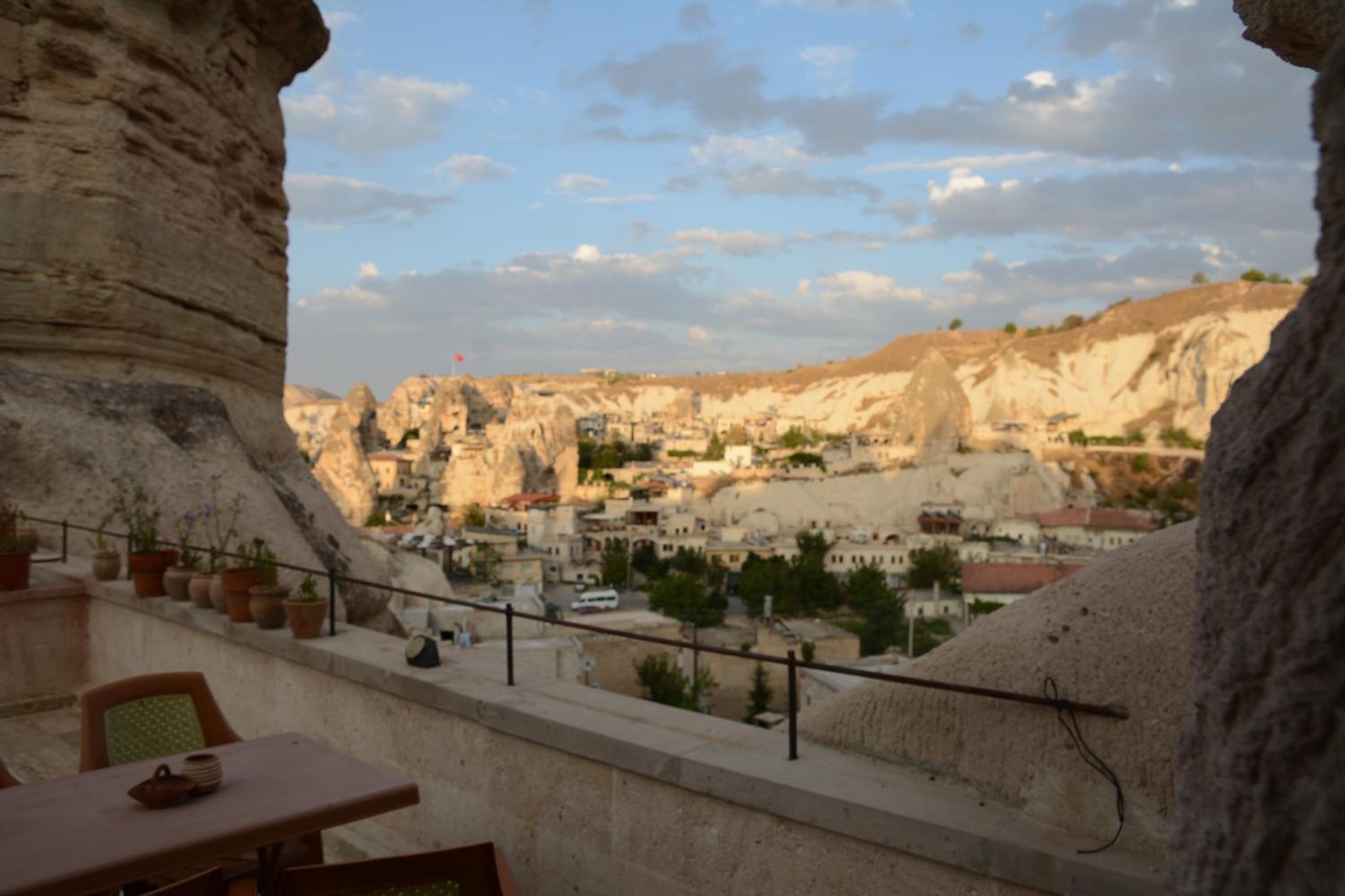 Emit Cave Hotel - Image 10