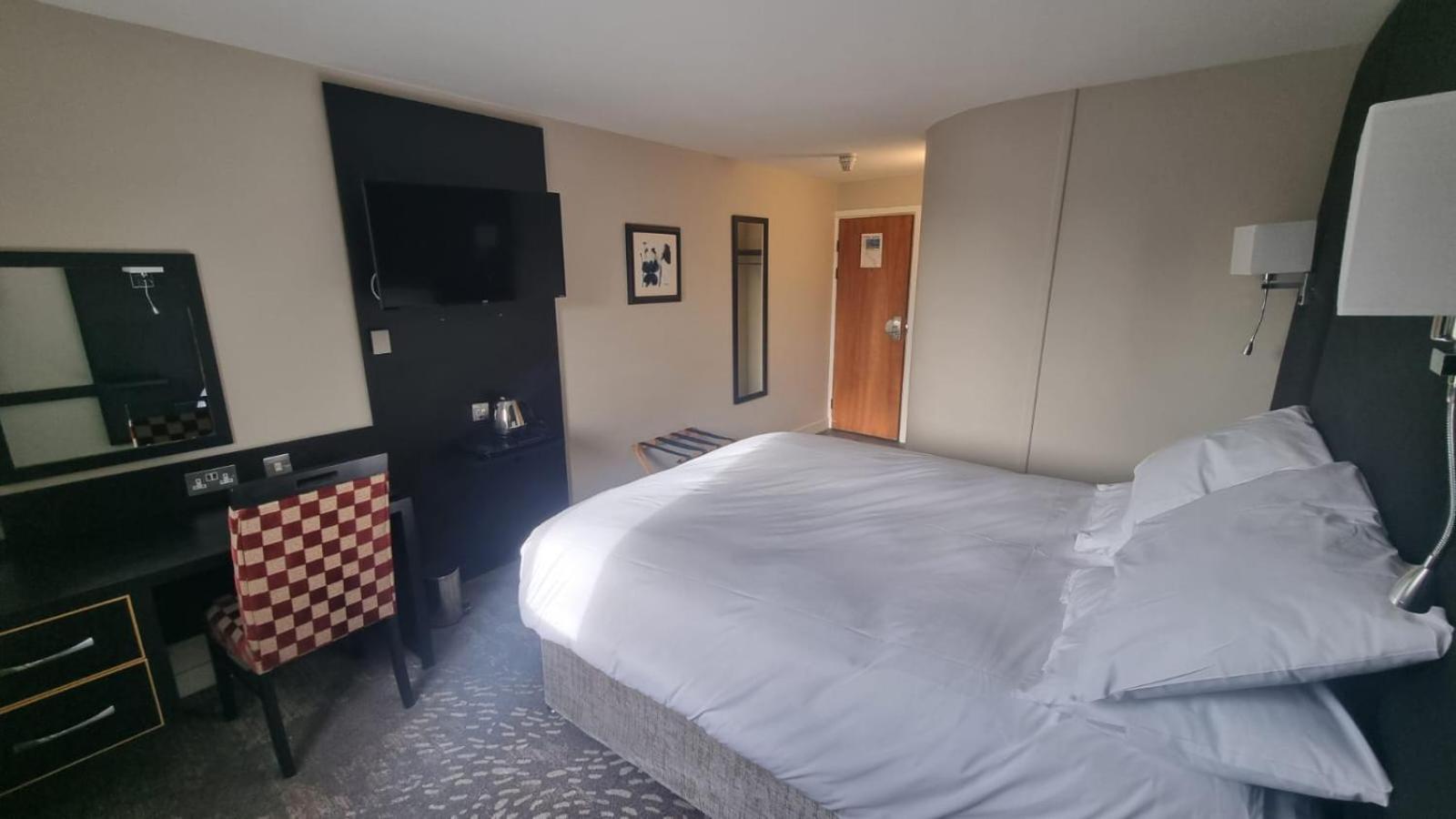 Wigan Oak Hotel view 4