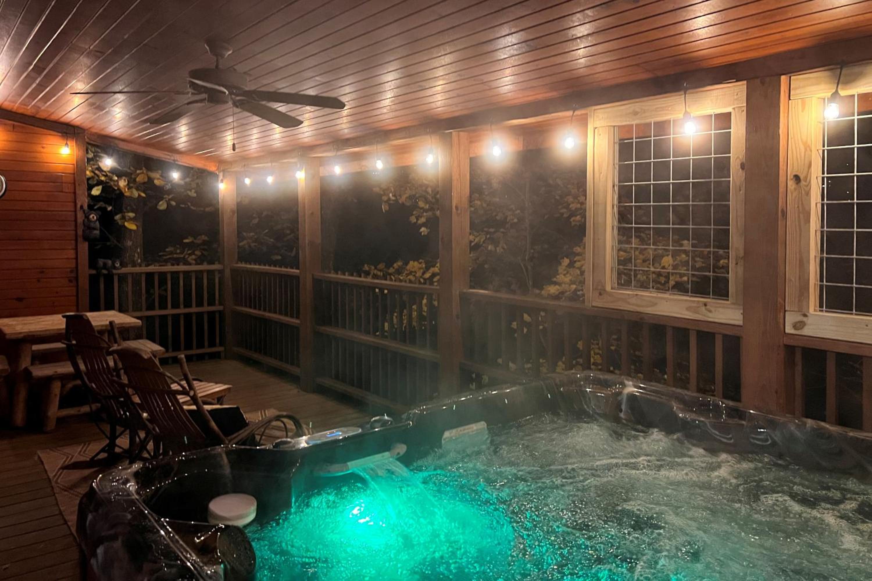 Gatlinburg Scenic Cabin with Hot Tub | 2 Mi to Dtwn!