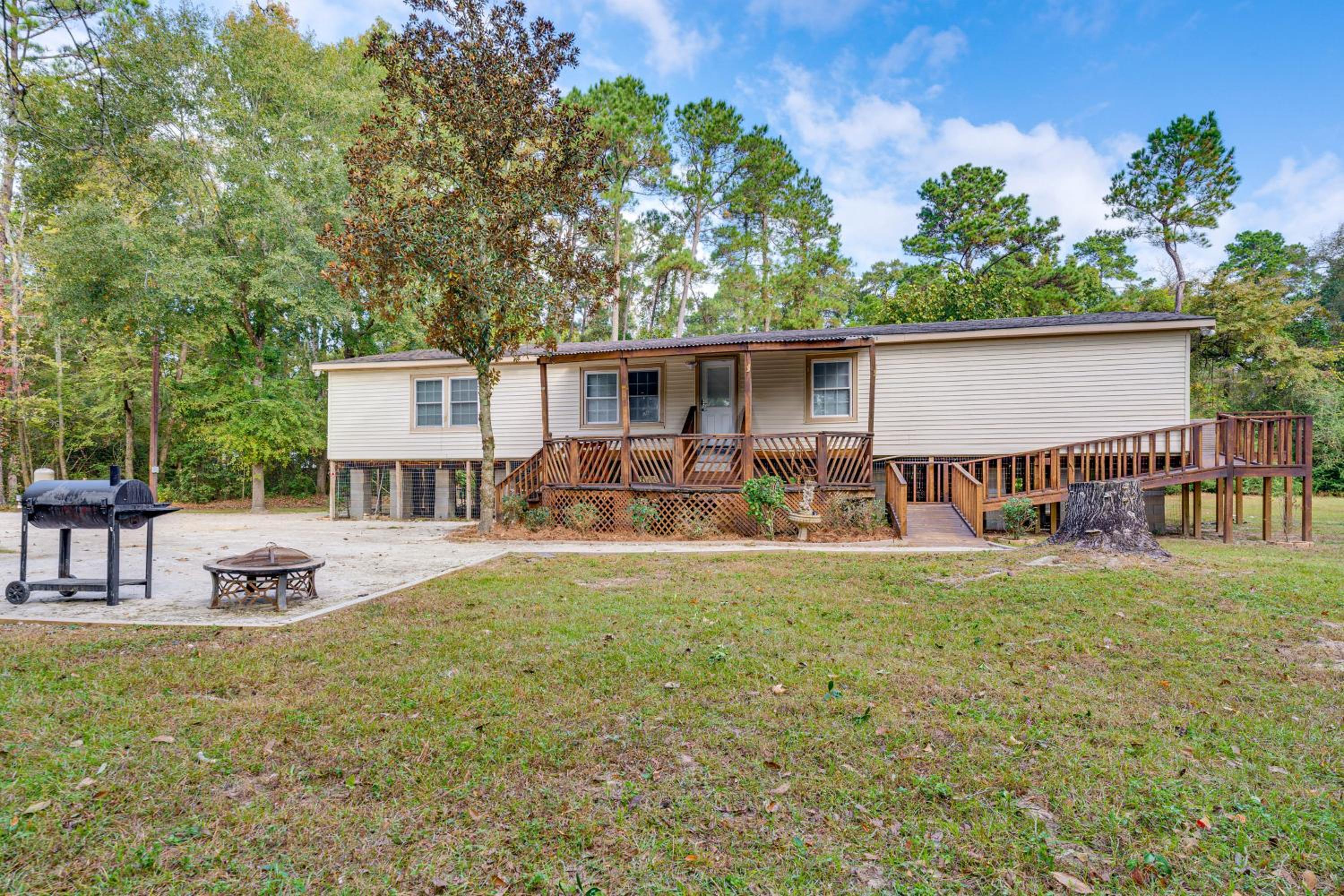 Hike and Relax Tranquil Wooded Escape in Hockley
