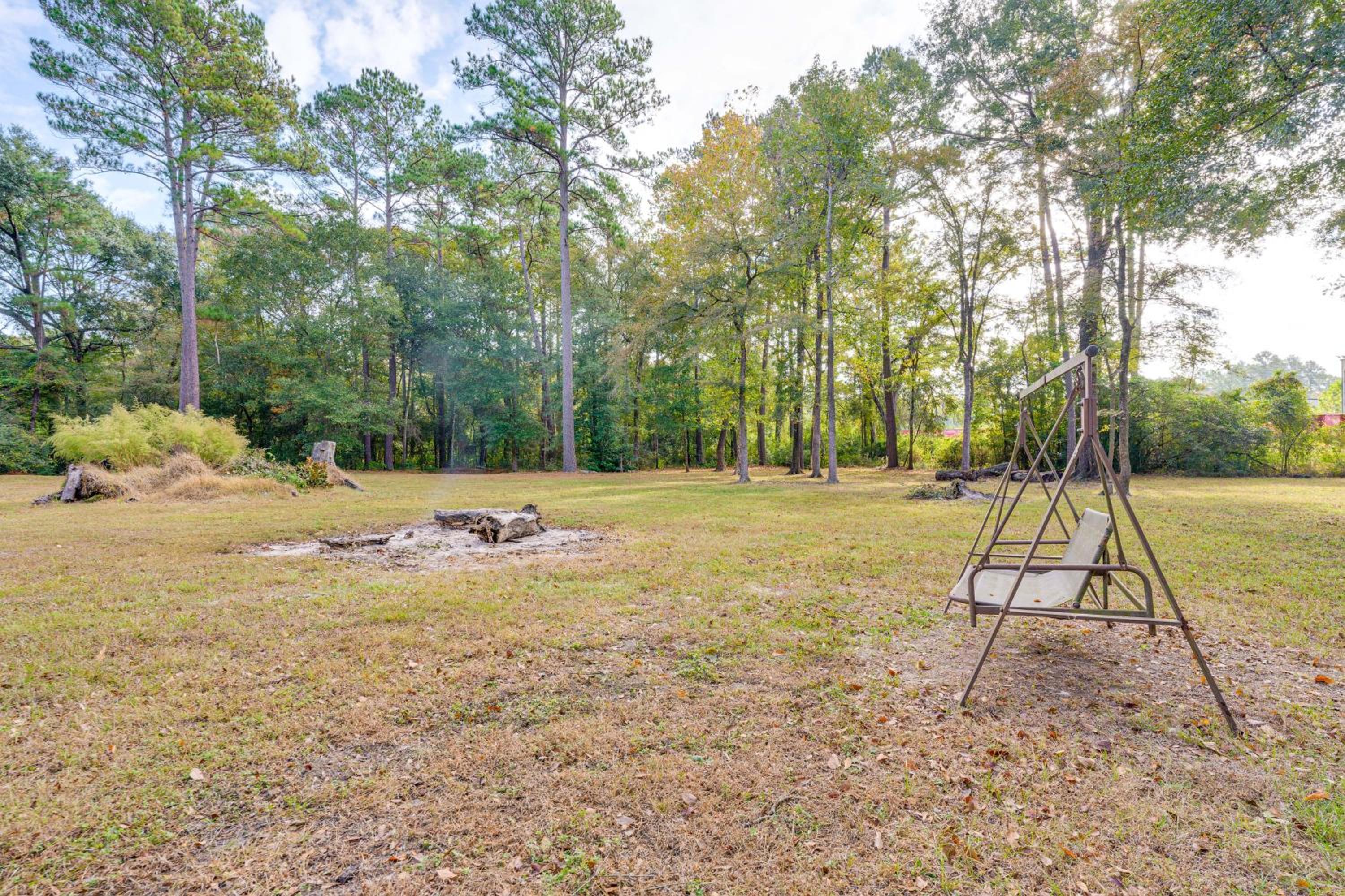 Hike and Relax Tranquil Wooded Escape in Hockley