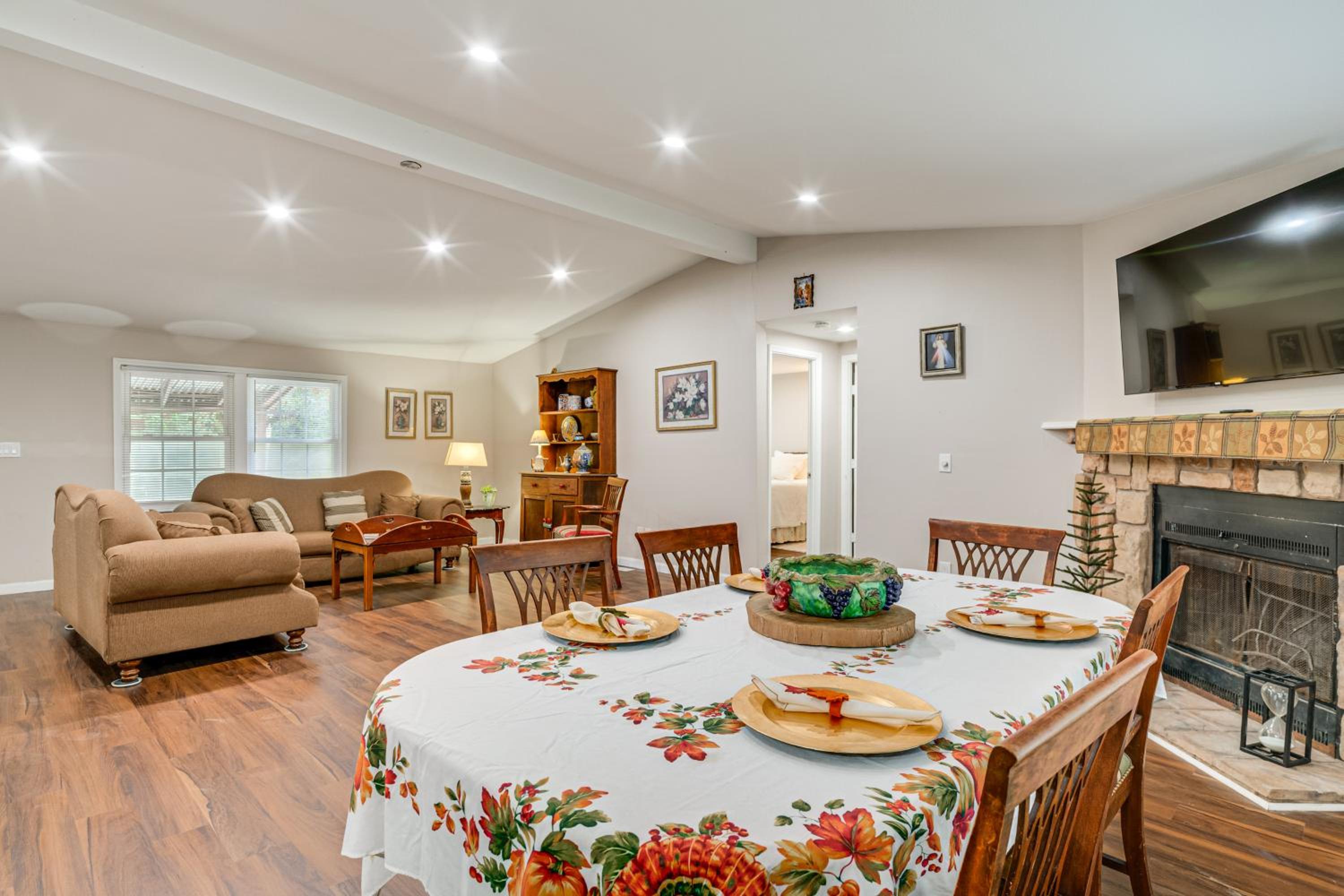 Hike and Relax Tranquil Wooded Escape in Hockley