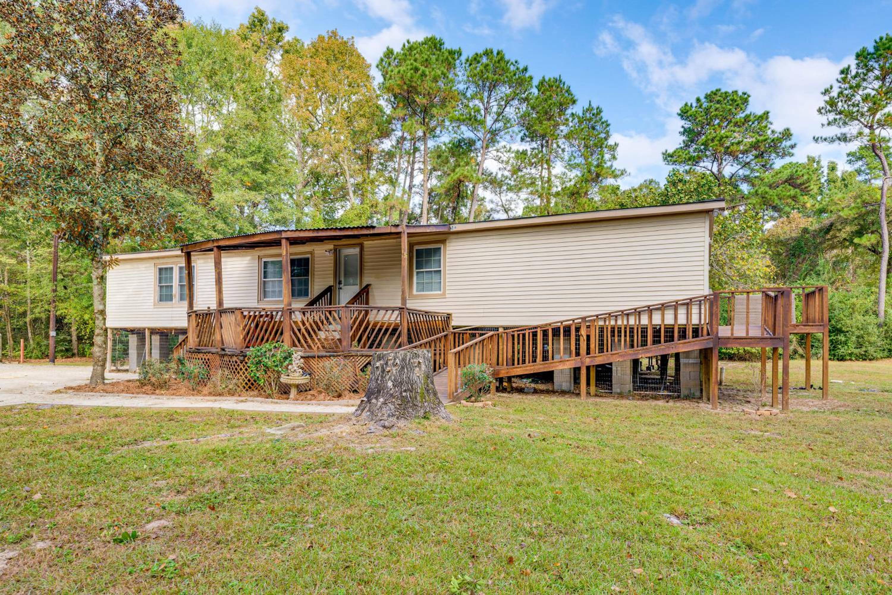 Hike and Relax Tranquil Wooded Escape in Hockley