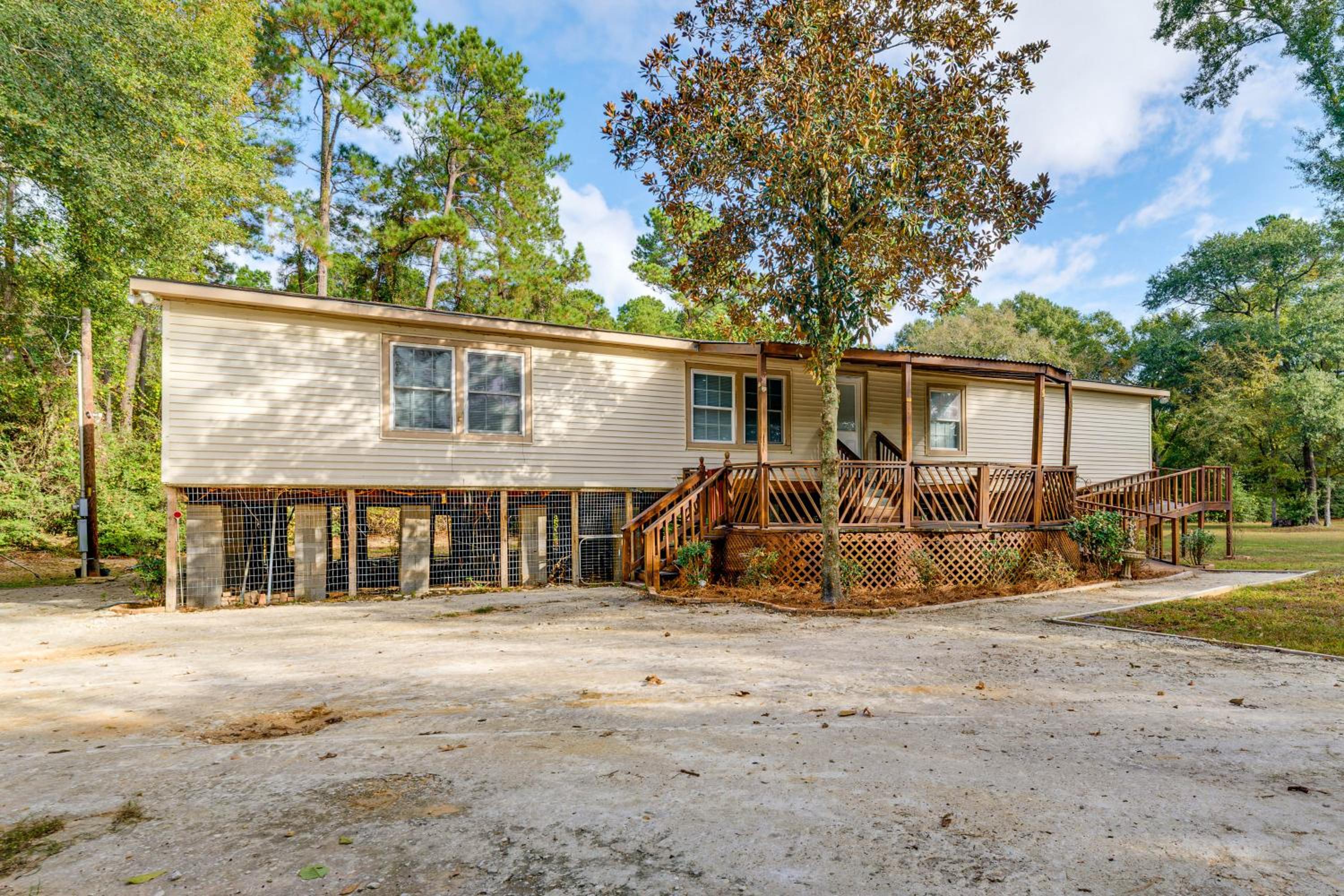 Hike and Relax Tranquil Wooded Escape in Hockley