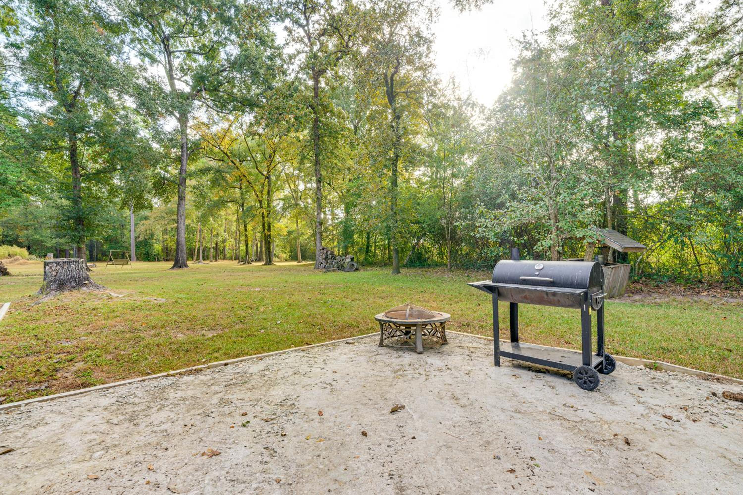 Hike and Relax Tranquil Wooded Escape in Hockley