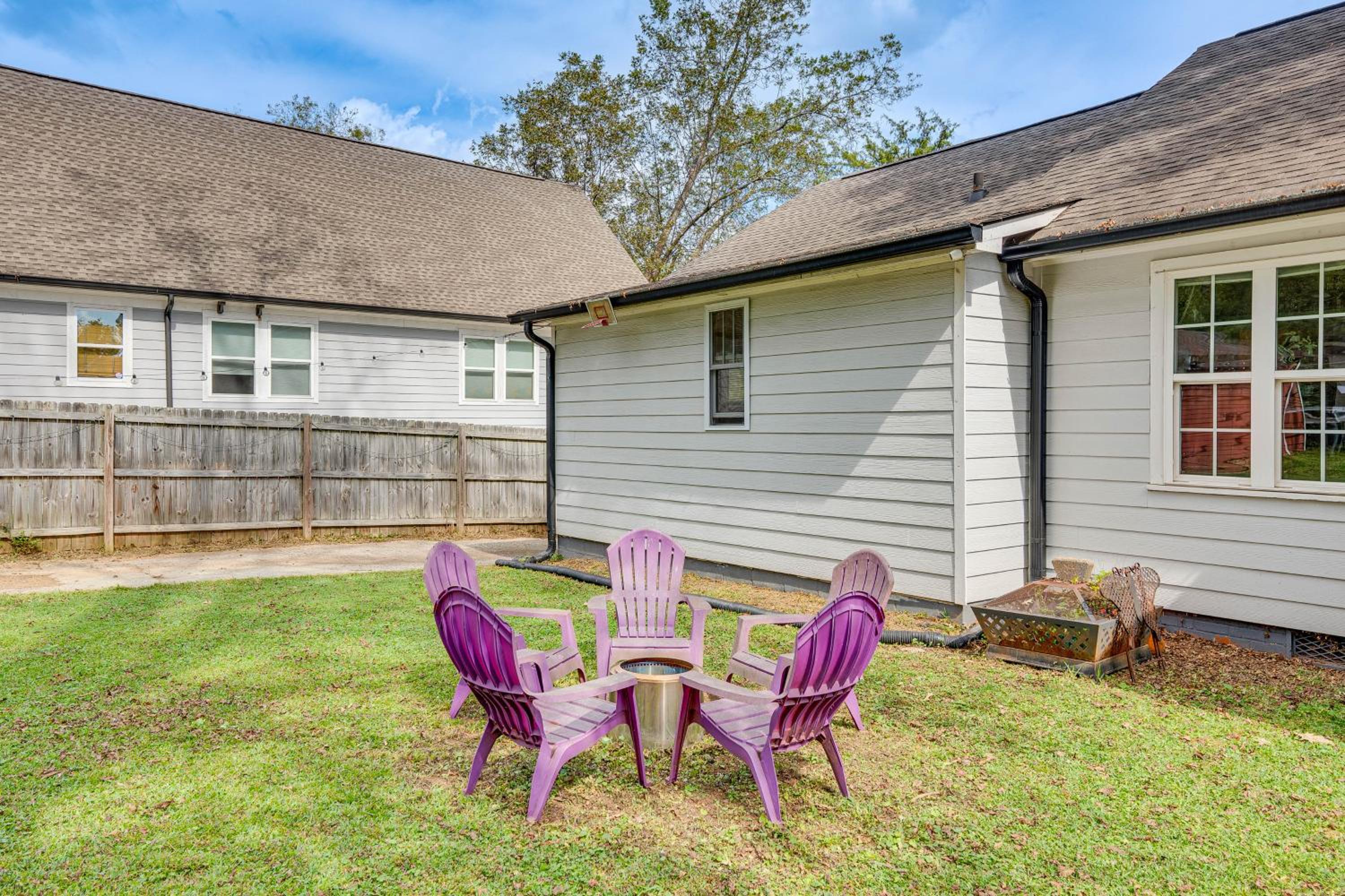 7 Mi to Dtwn Atlanta Family Home with Large Yard!