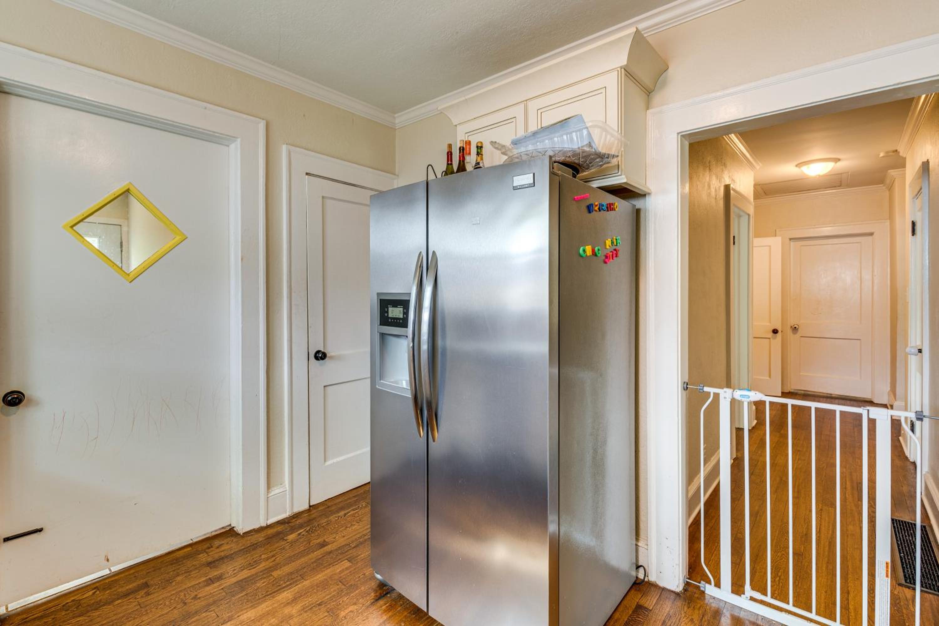 7 Mi to Dtwn Atlanta Family Home with Large Yard!