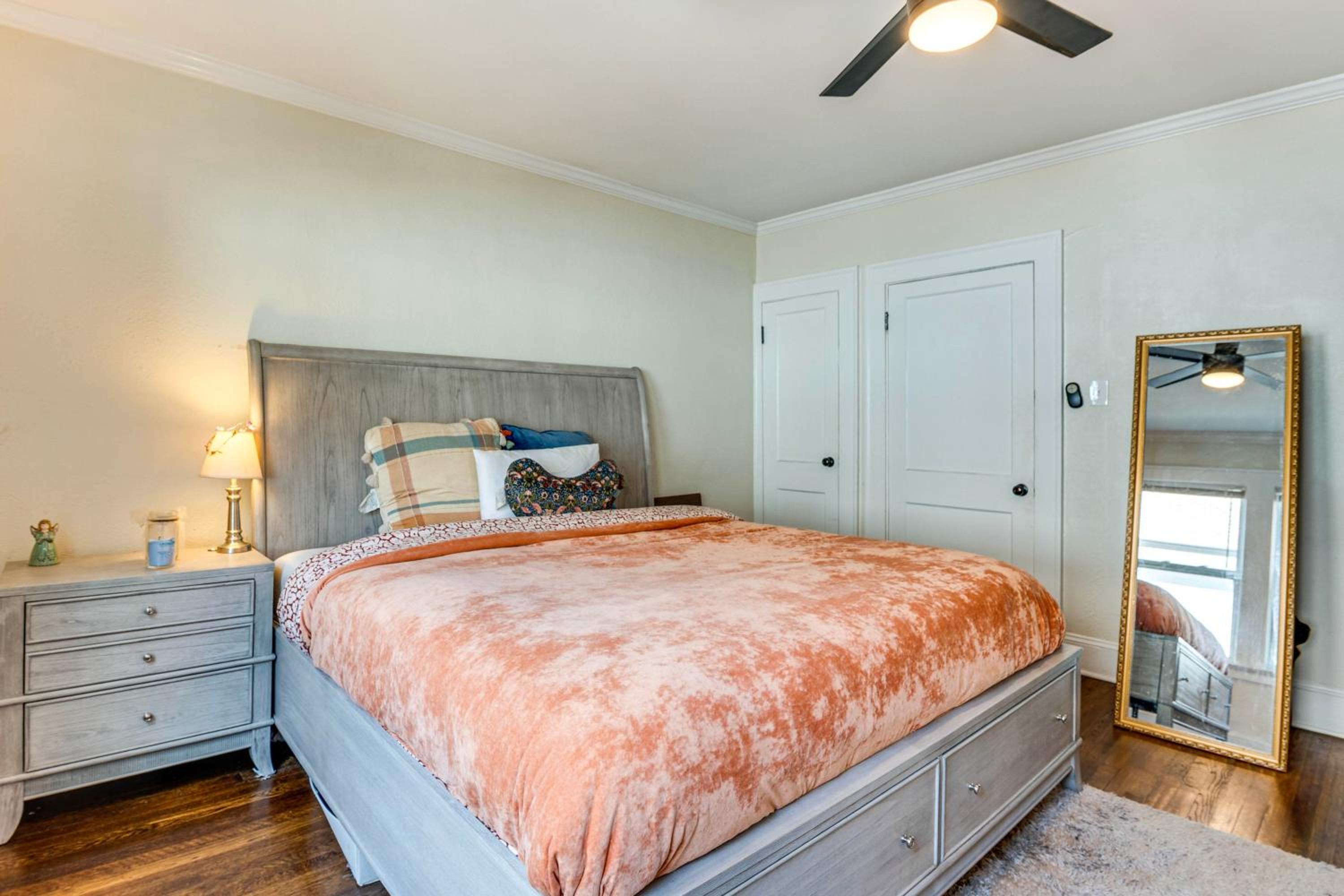 7 Mi to Dtwn Atlanta Family Home with Large Yard!