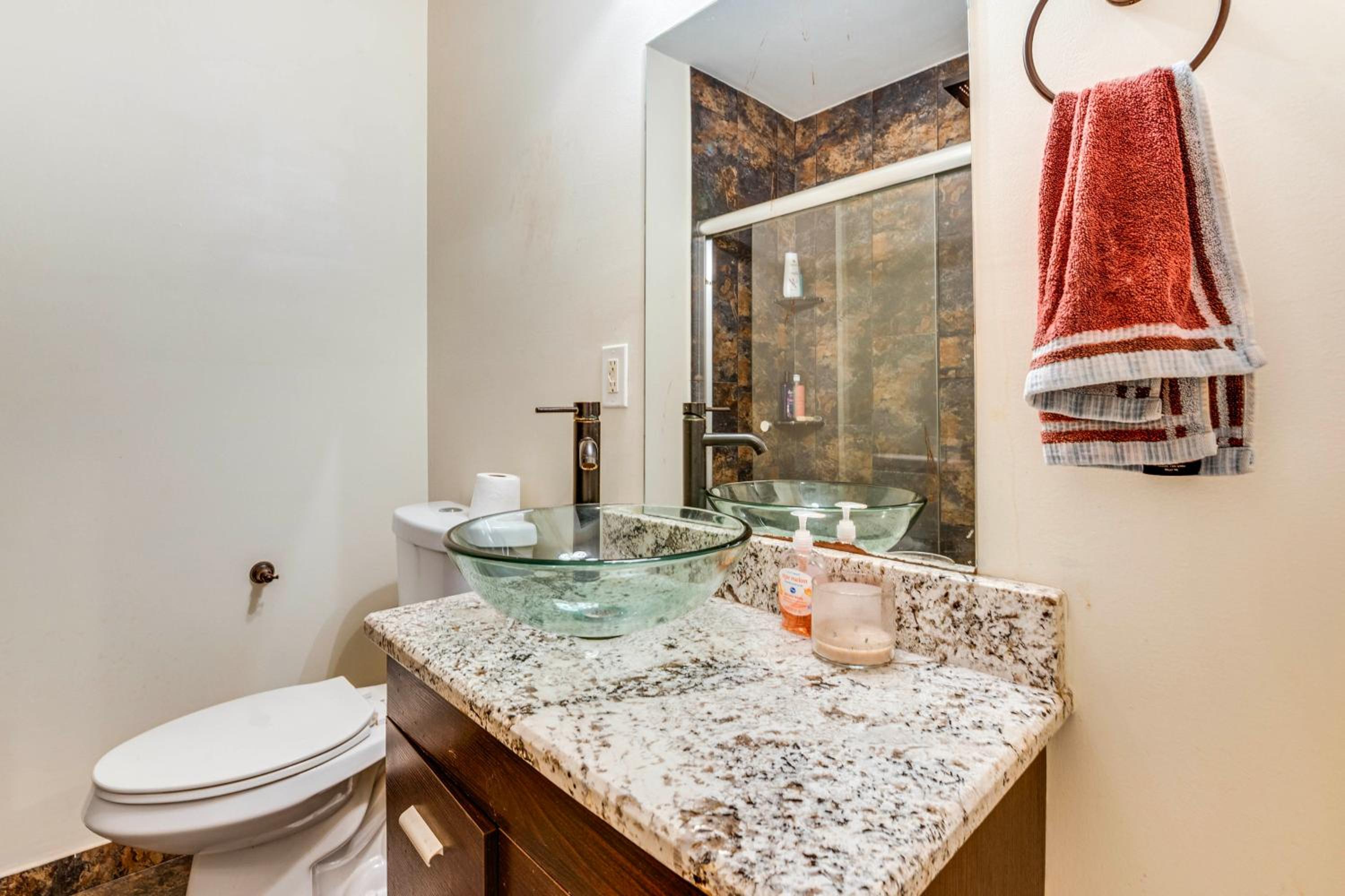 7 Mi to Dtwn Atlanta Family Home with Large Yard!