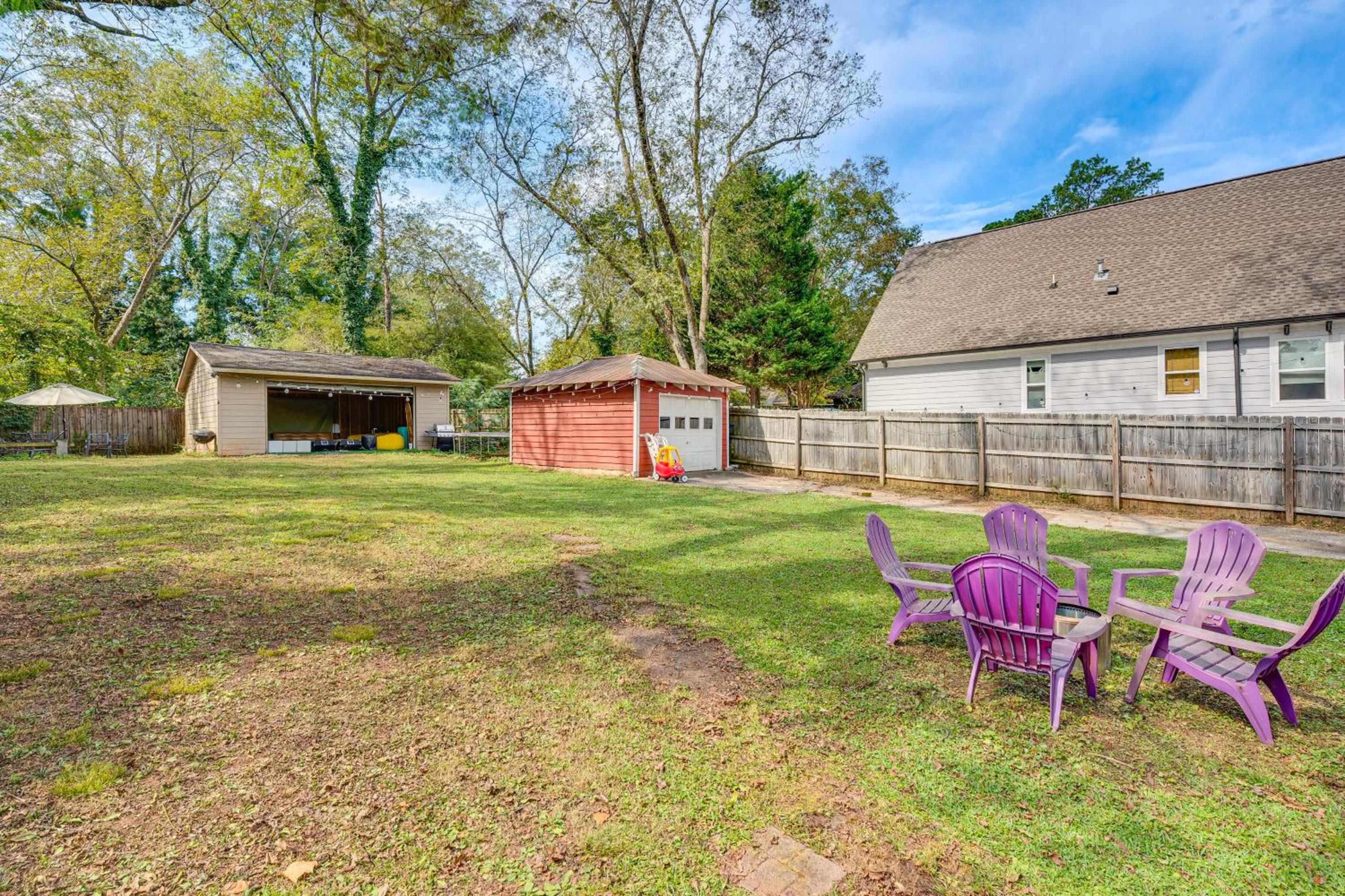 7 Mi to Dtwn Atlanta Family Home with Large Yard!