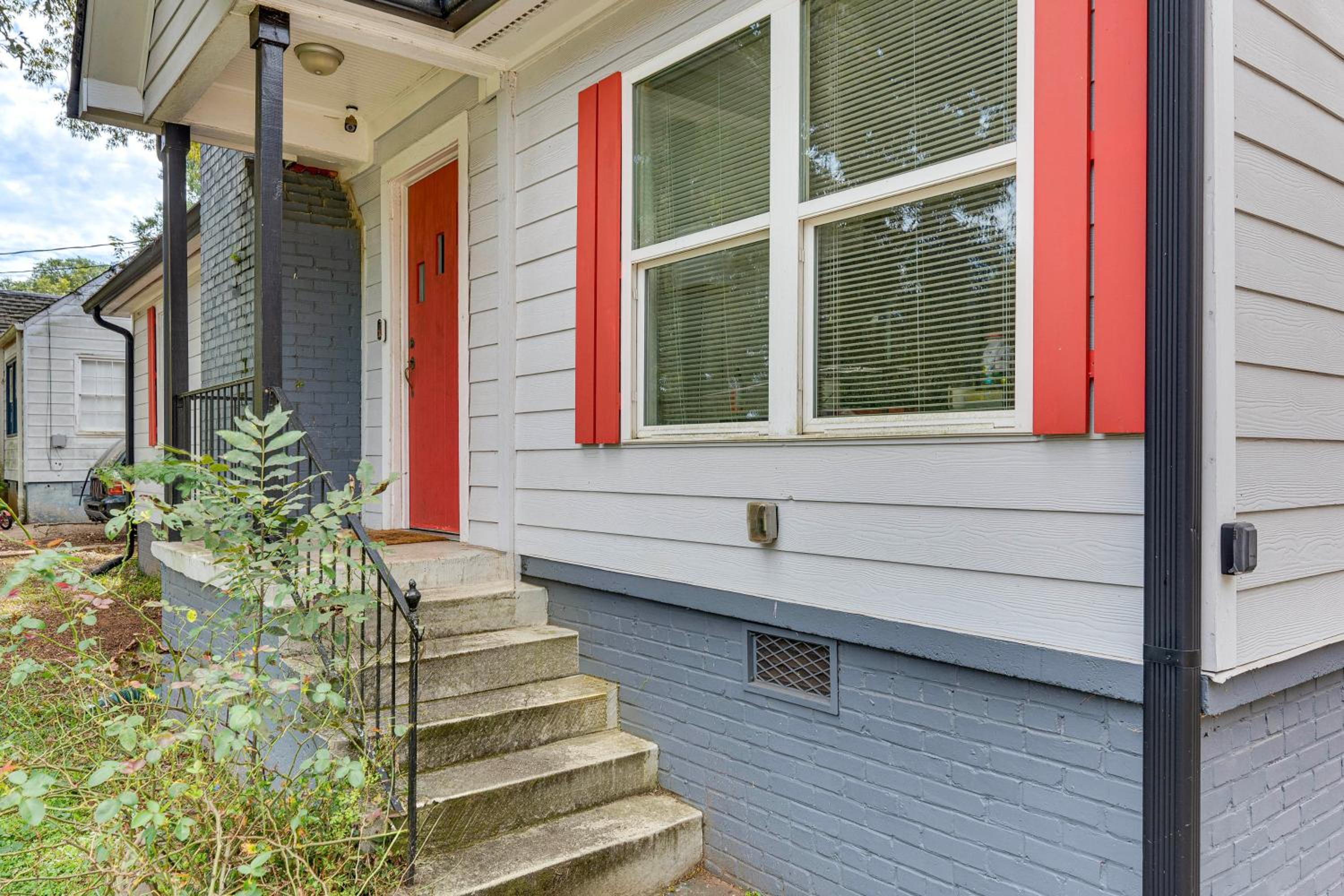 7 Mi to Dtwn Atlanta Family Home with Large Yard!