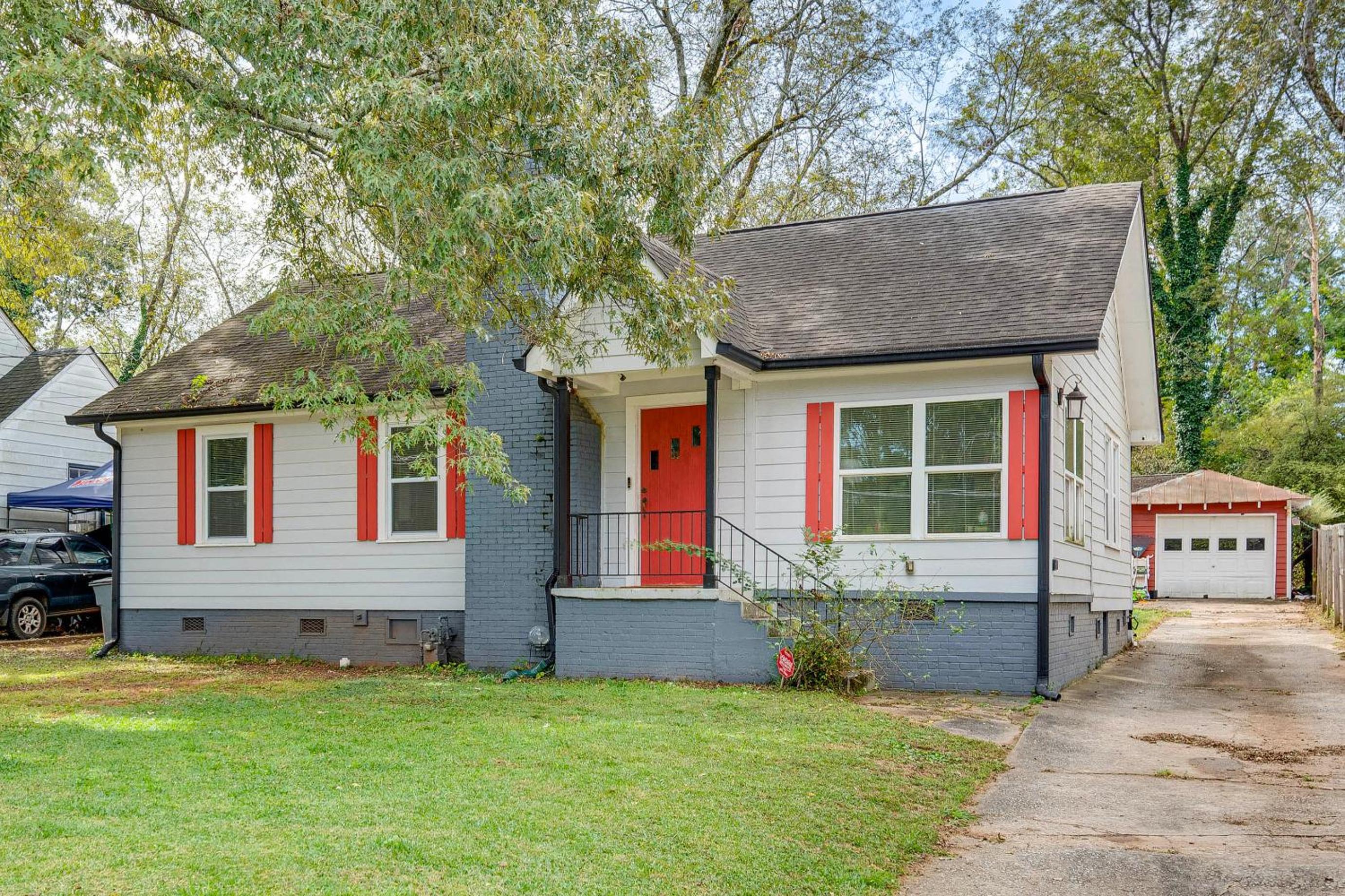 7 Mi to Dtwn Atlanta Family Home with Large Yard!