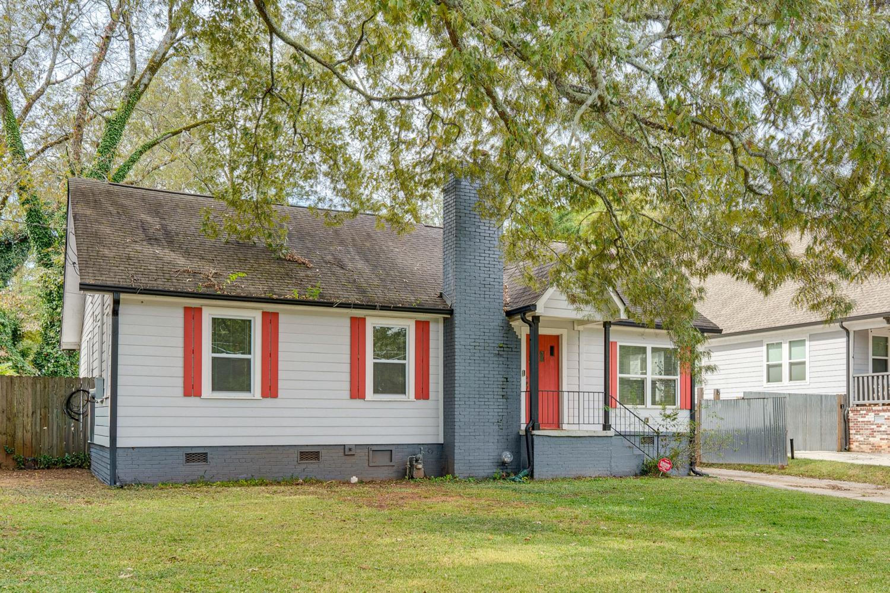 7 Mi to Dtwn Atlanta Family Home with Large Yard!