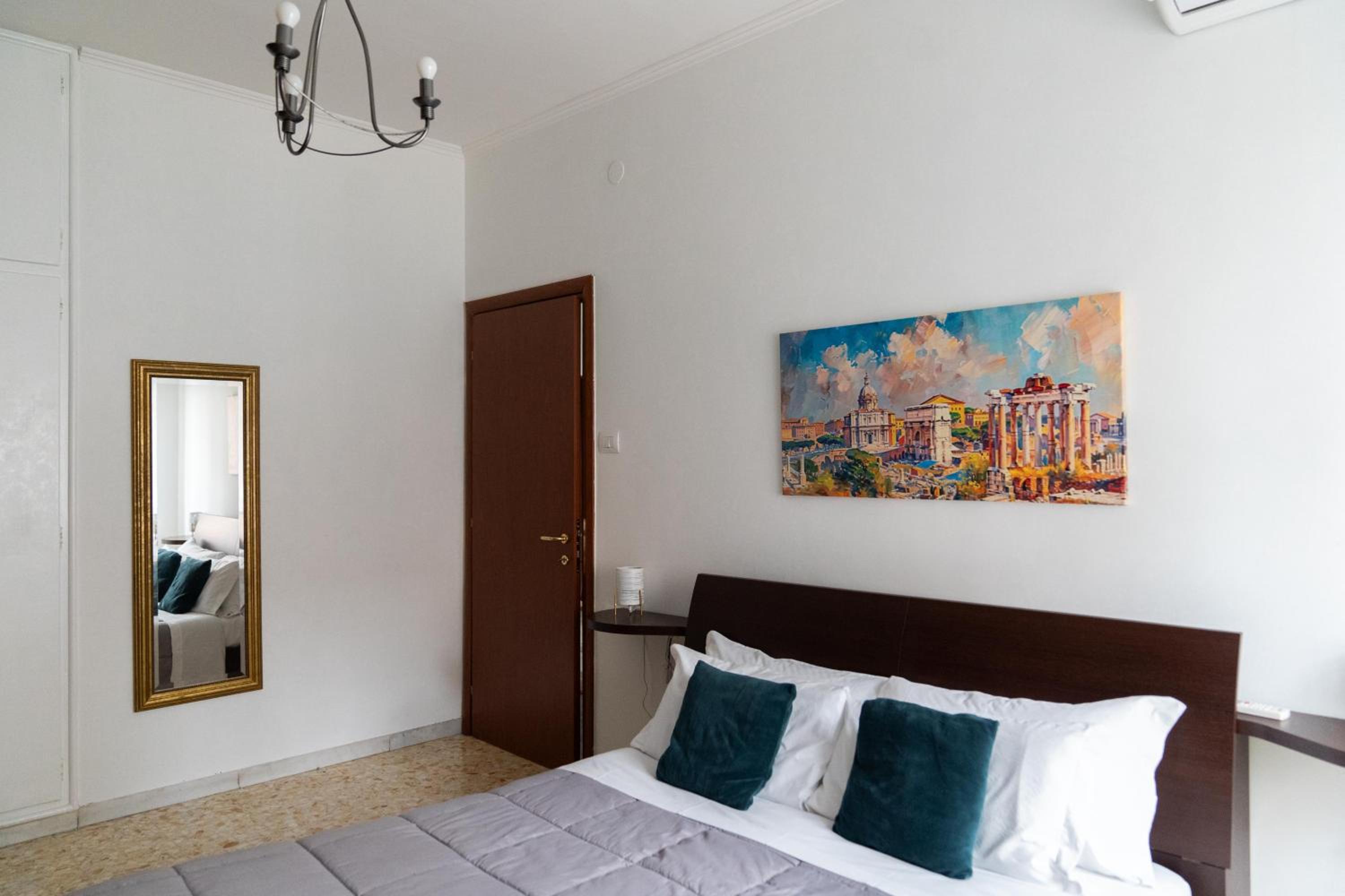 Whole apartment near main subway
