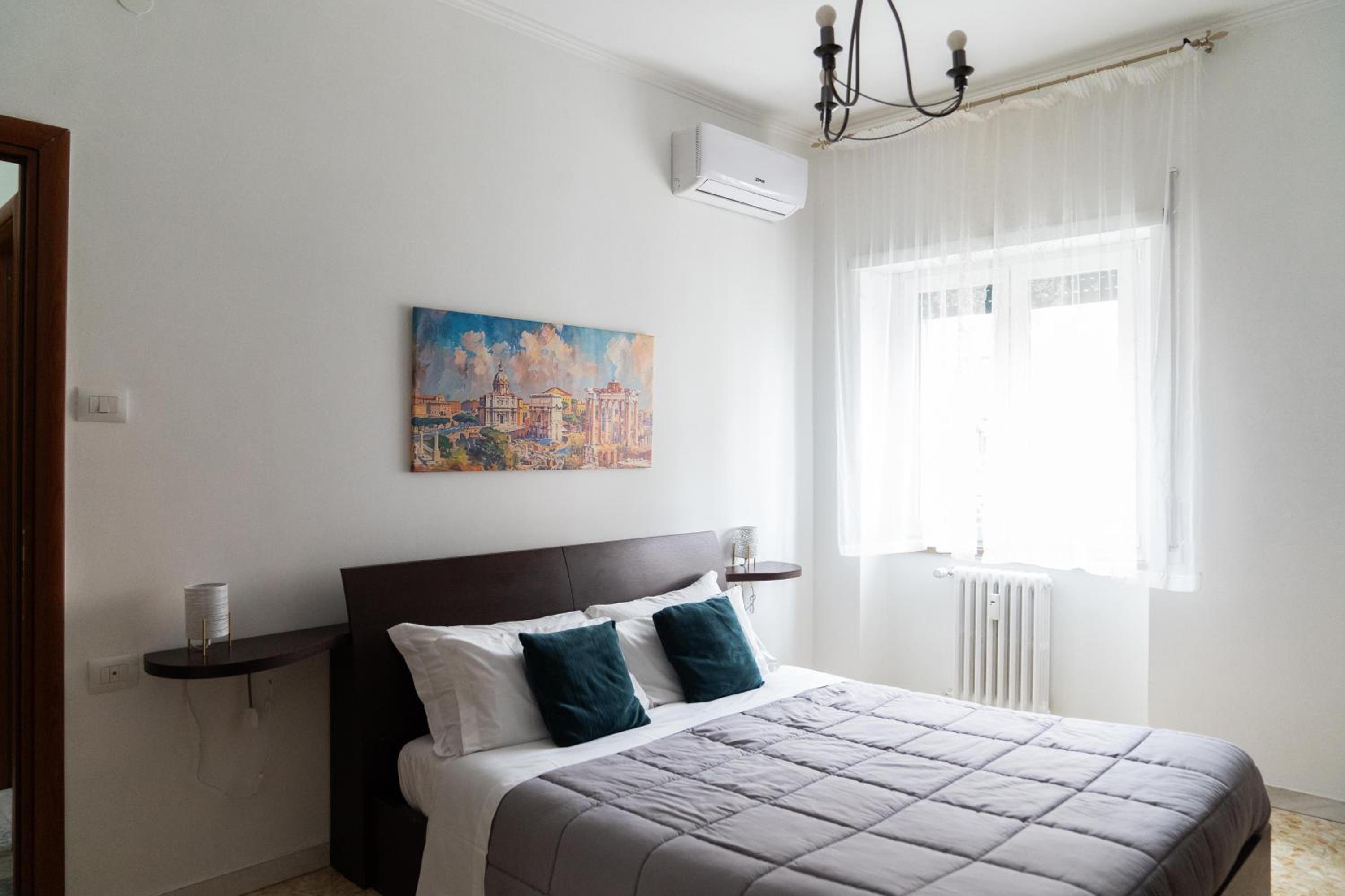 Whole apartment near main subway