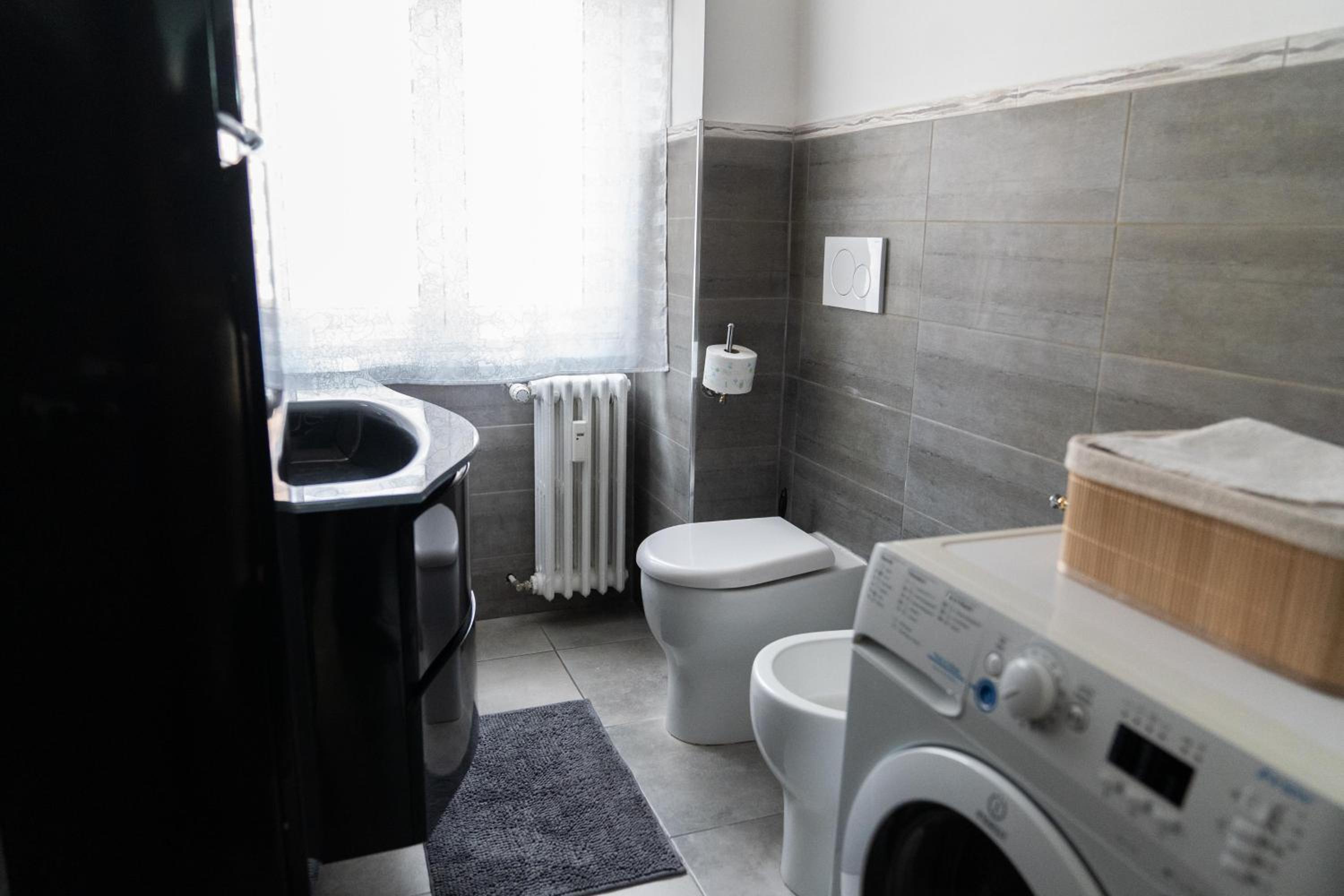 Whole apartment near main subway
