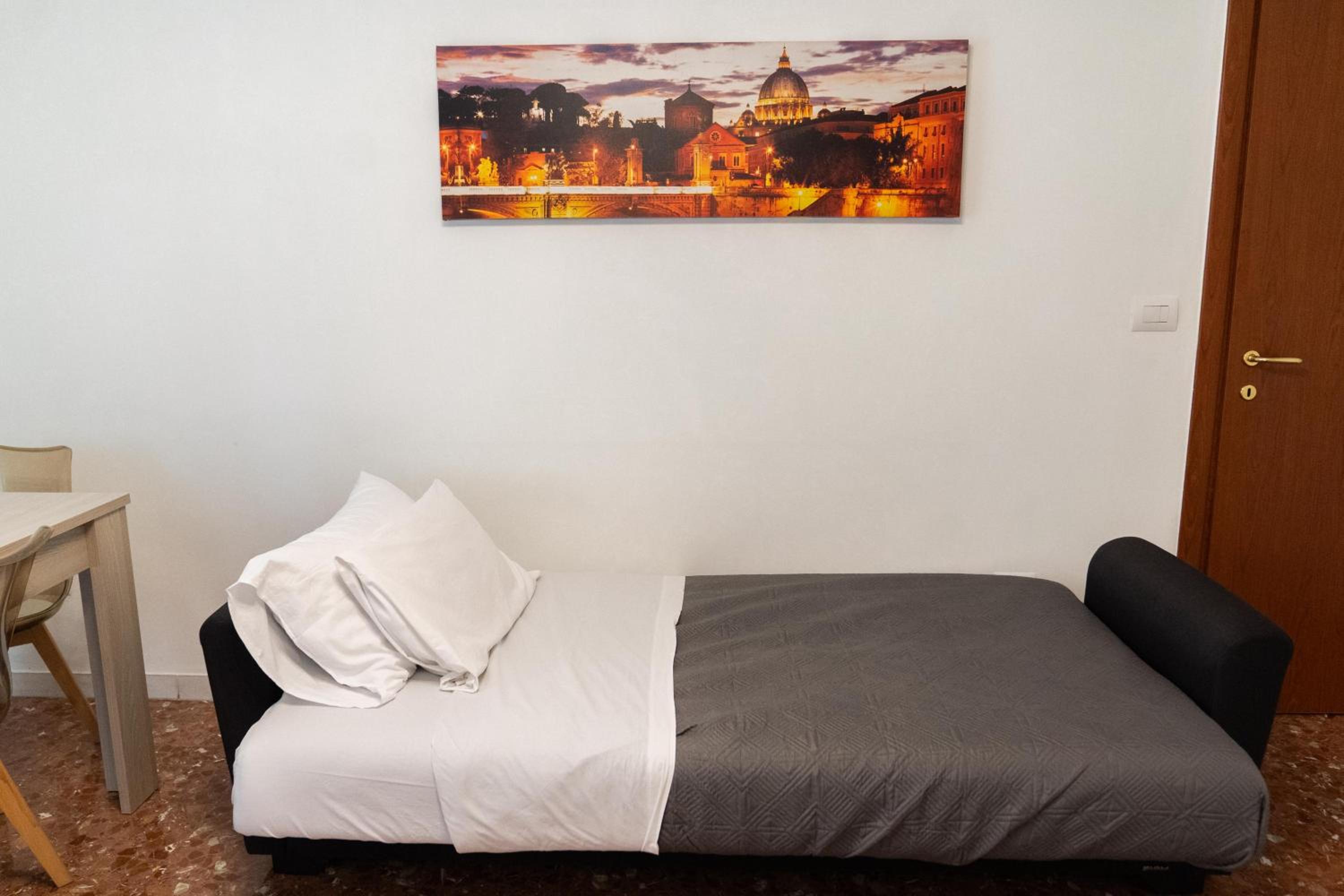 Whole apartment near main subway
