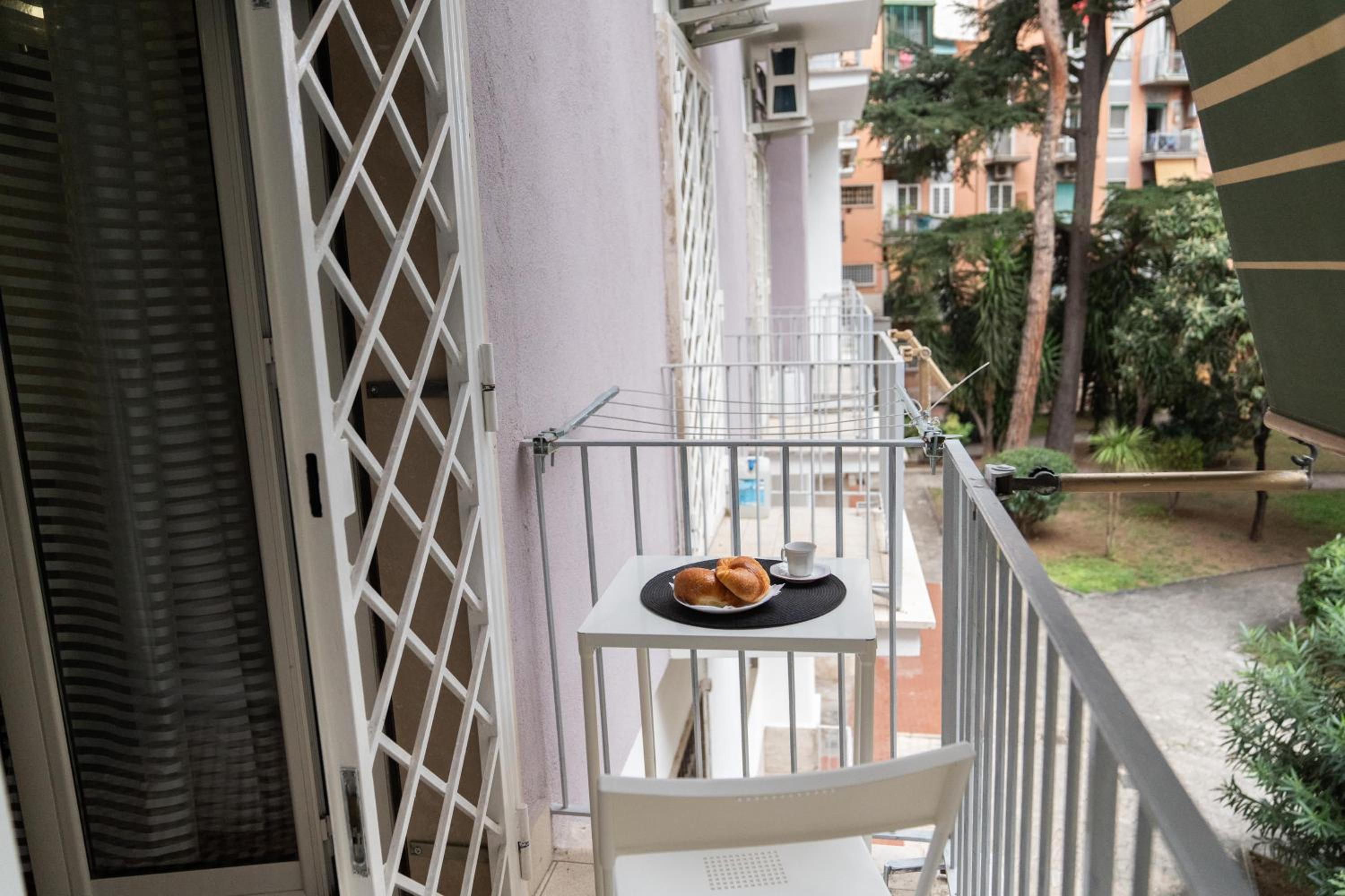 Whole apartment near main subway