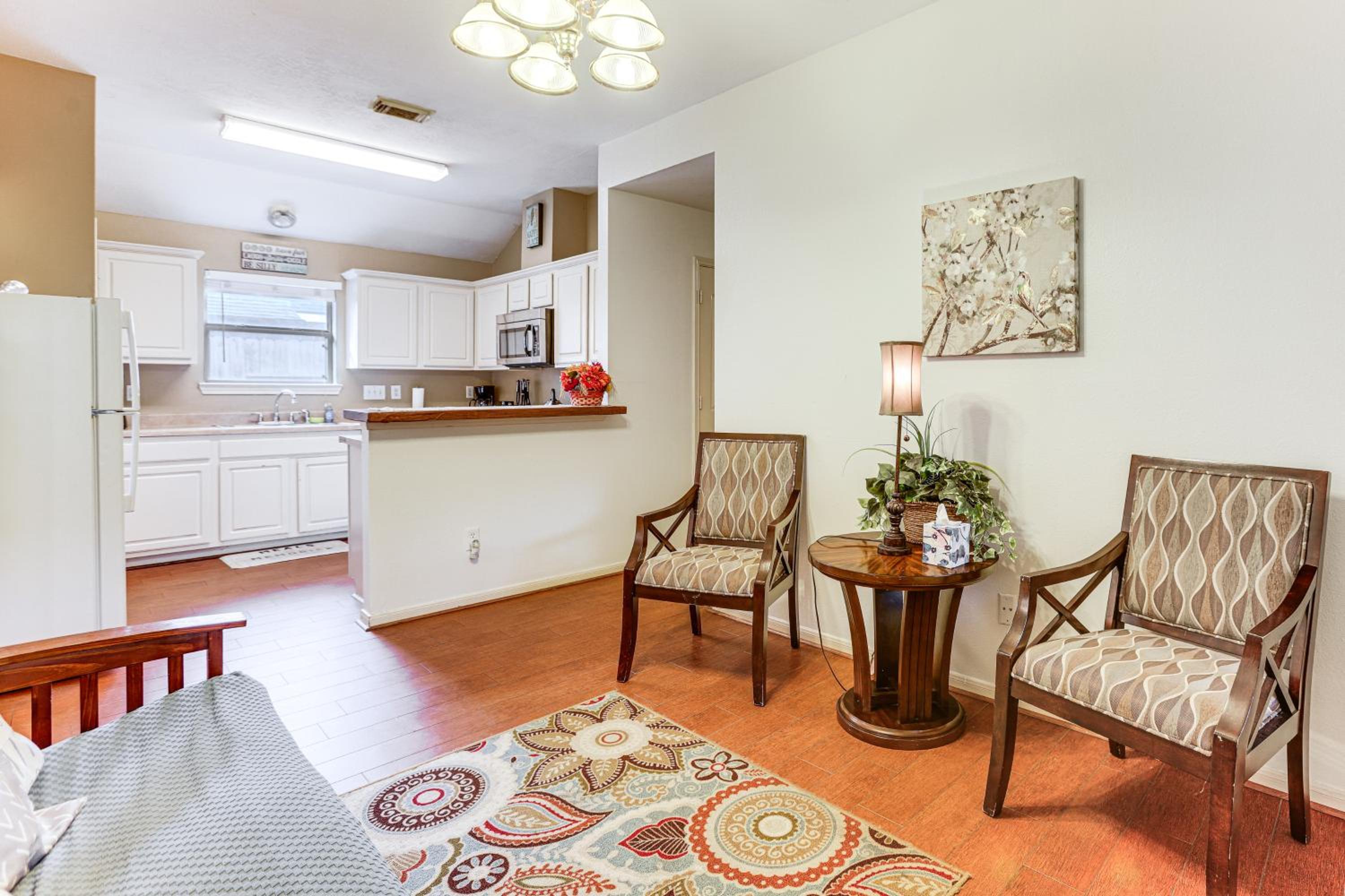 Explore Houston and Beyond! Spring Home with Backyard