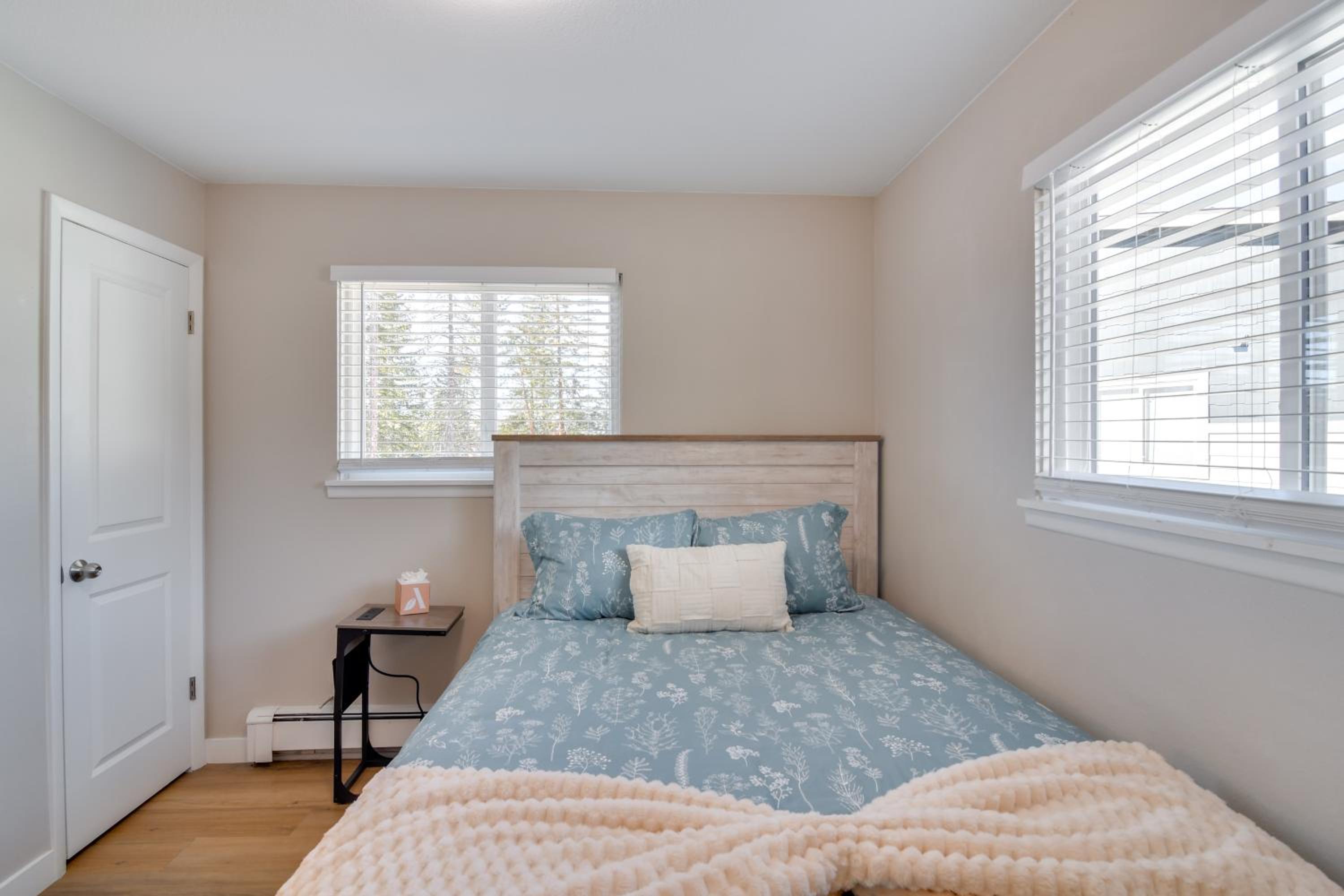 3BR Riverfront Retreat! Mtn Views, Community Perks