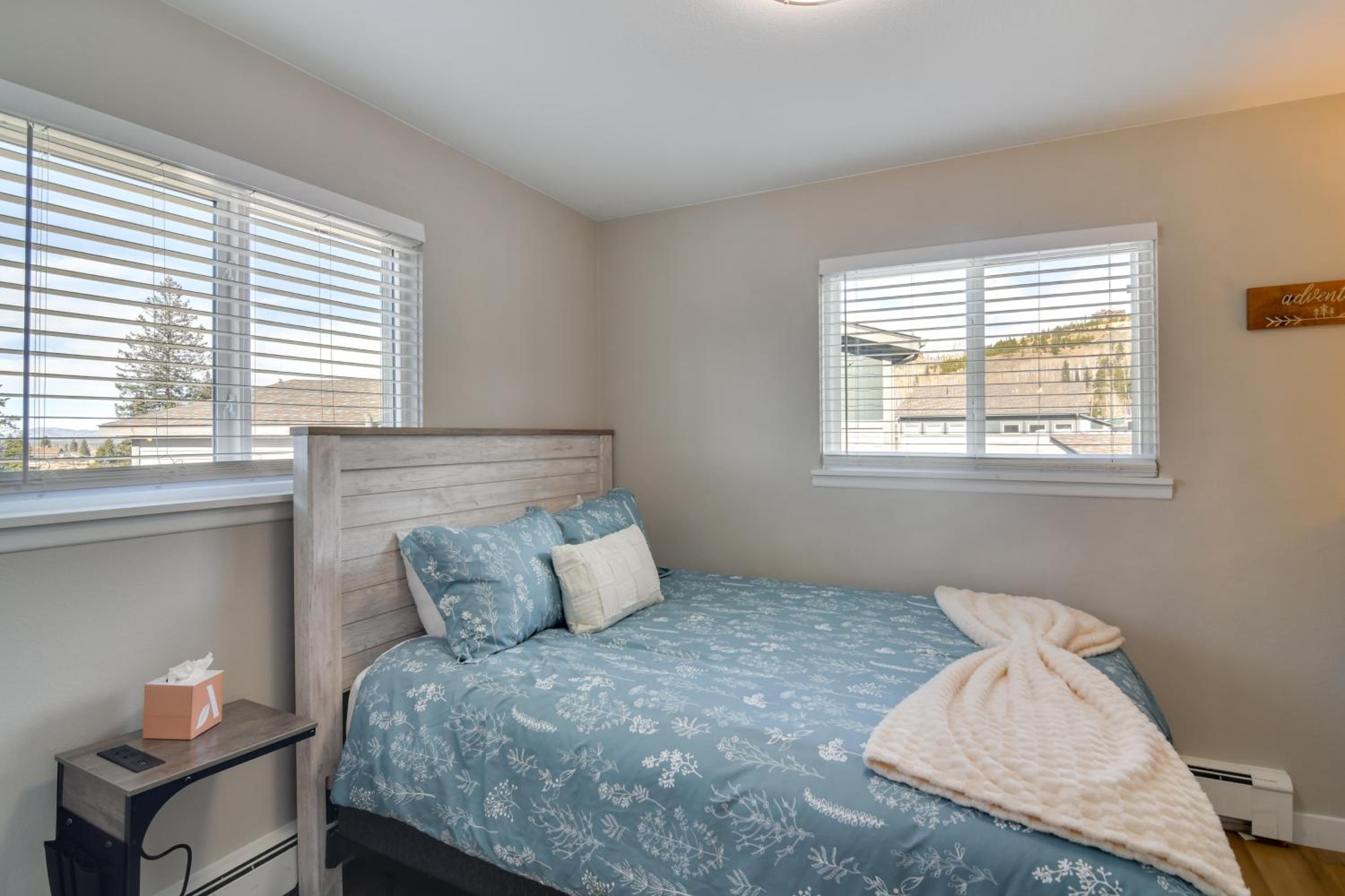 3BR Riverfront Retreat! Mtn Views, Community Perks