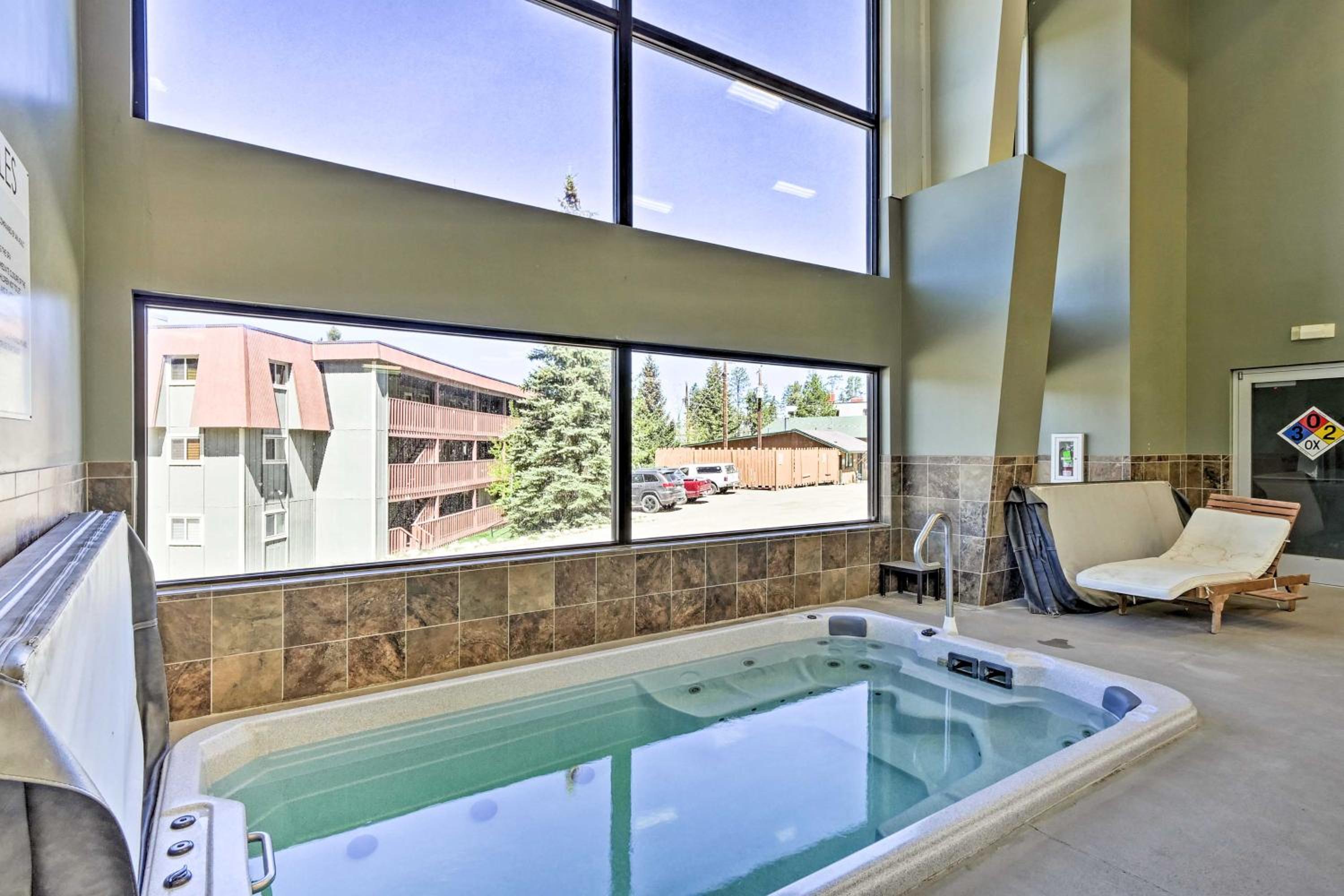 3BR Riverfront Retreat! Mtn Views, Community Perks