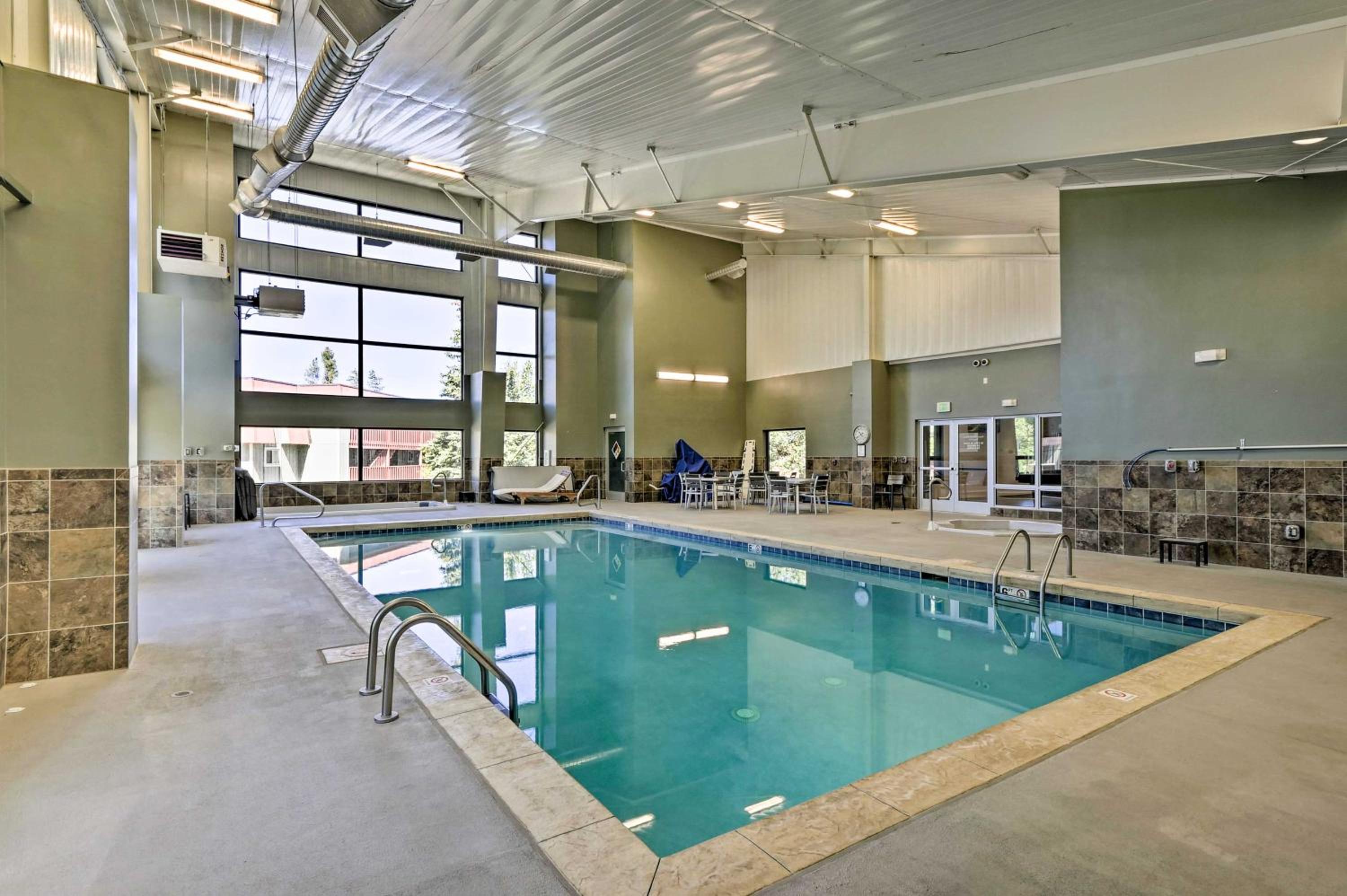 3BR Riverfront Retreat! Mtn Views, Community Perks