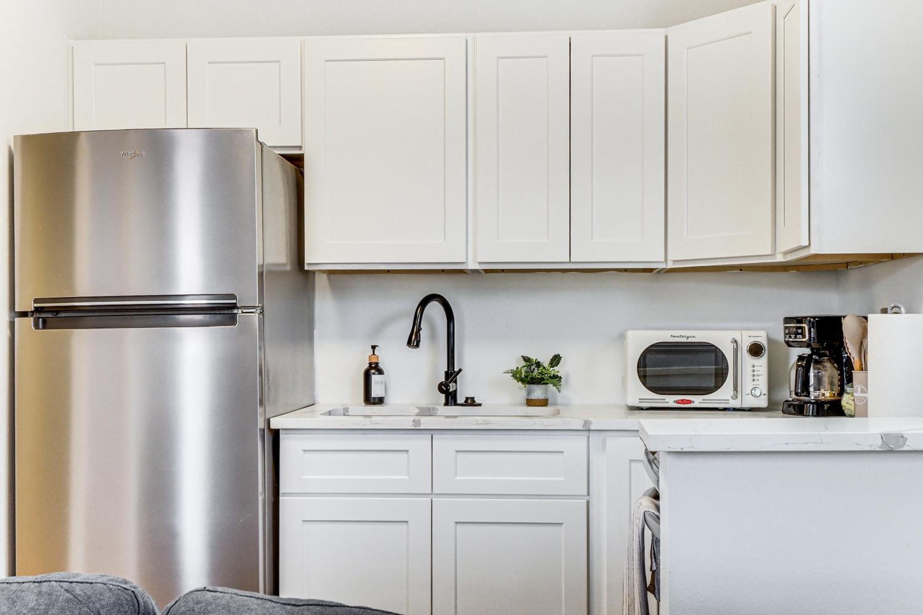Walk to Park Dog-Friendly Retreat in Pflugerville