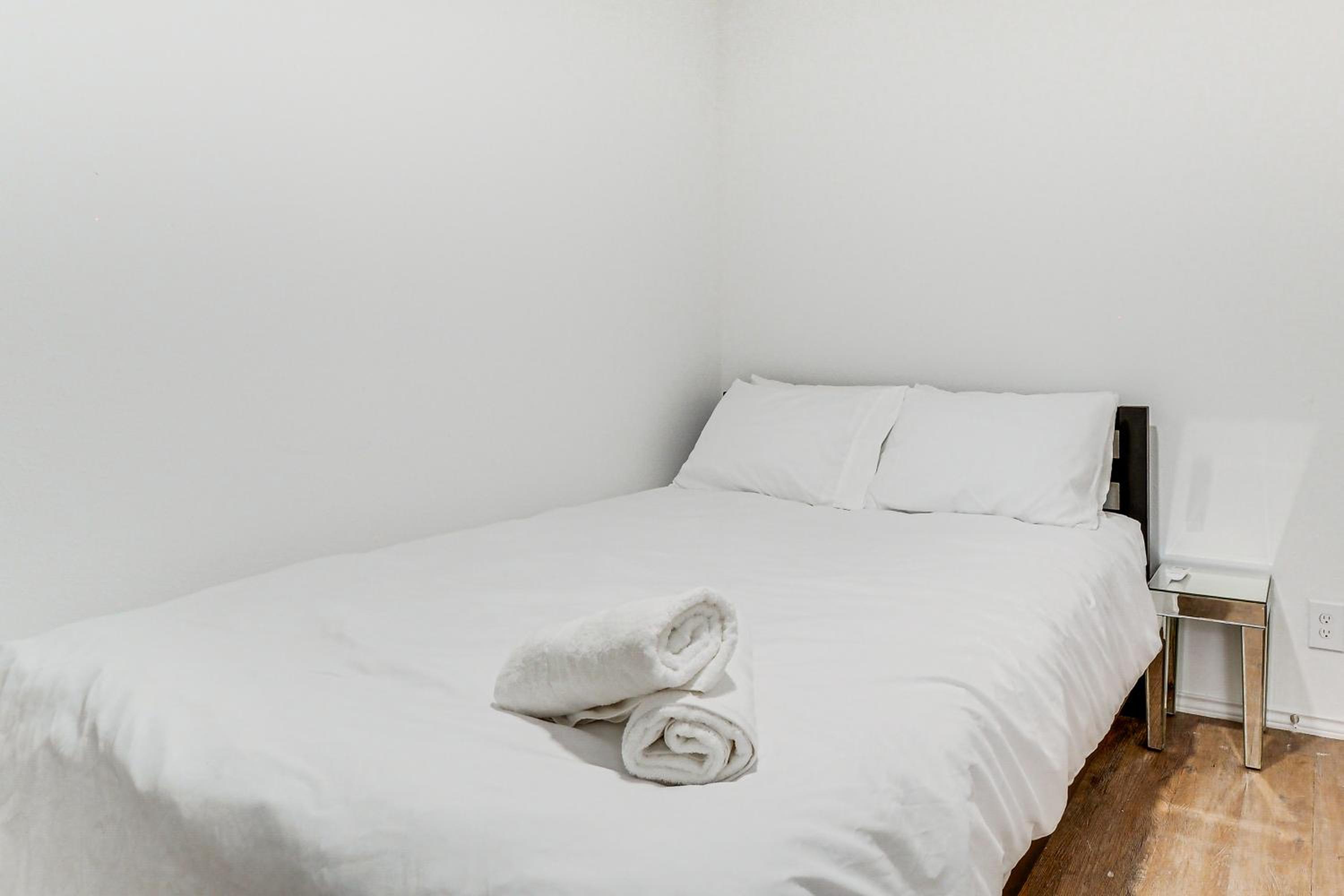 Walk to Park Dog-Friendly Retreat in Pflugerville