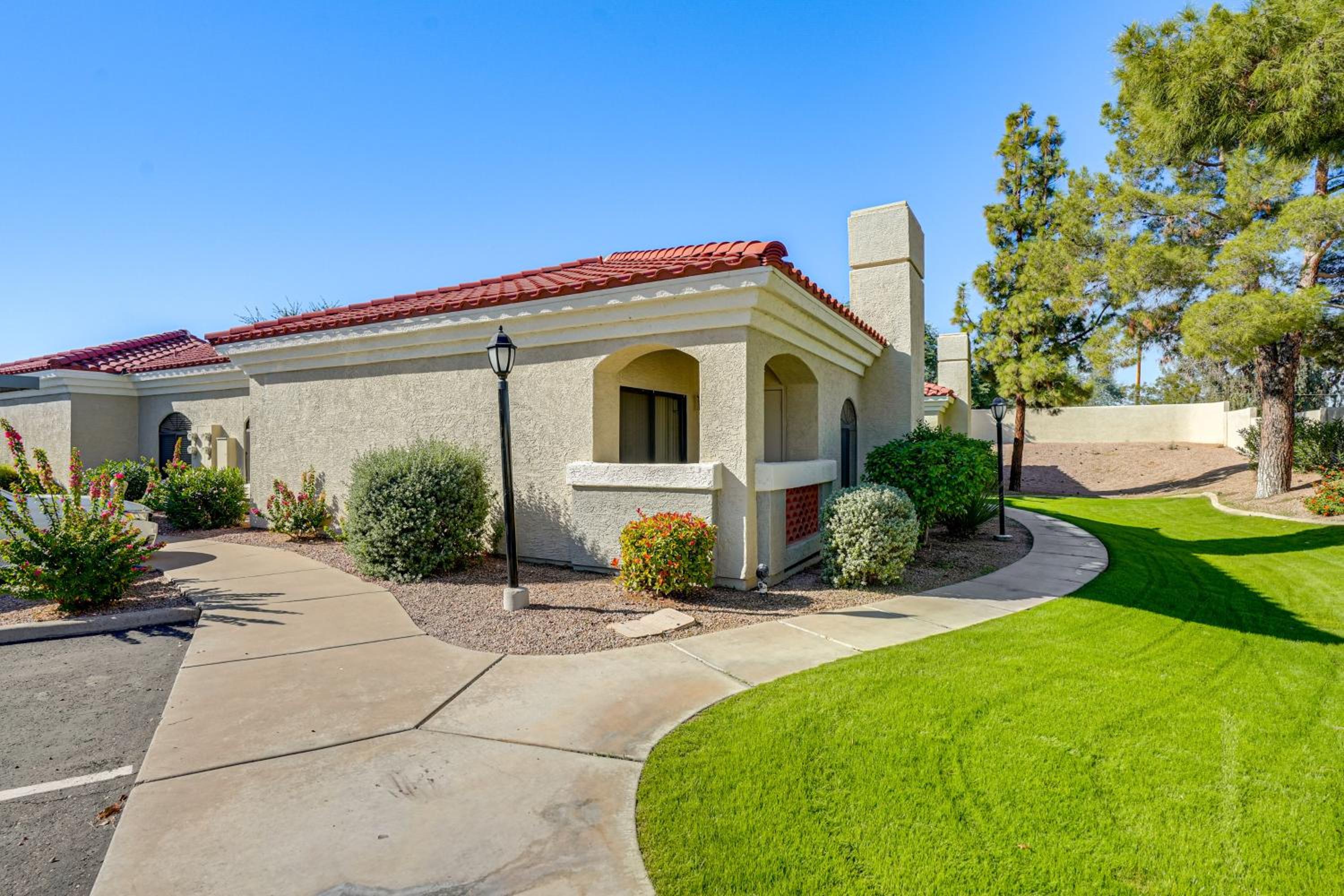 Patio and Community Perks Stylish Scottsdale Escape