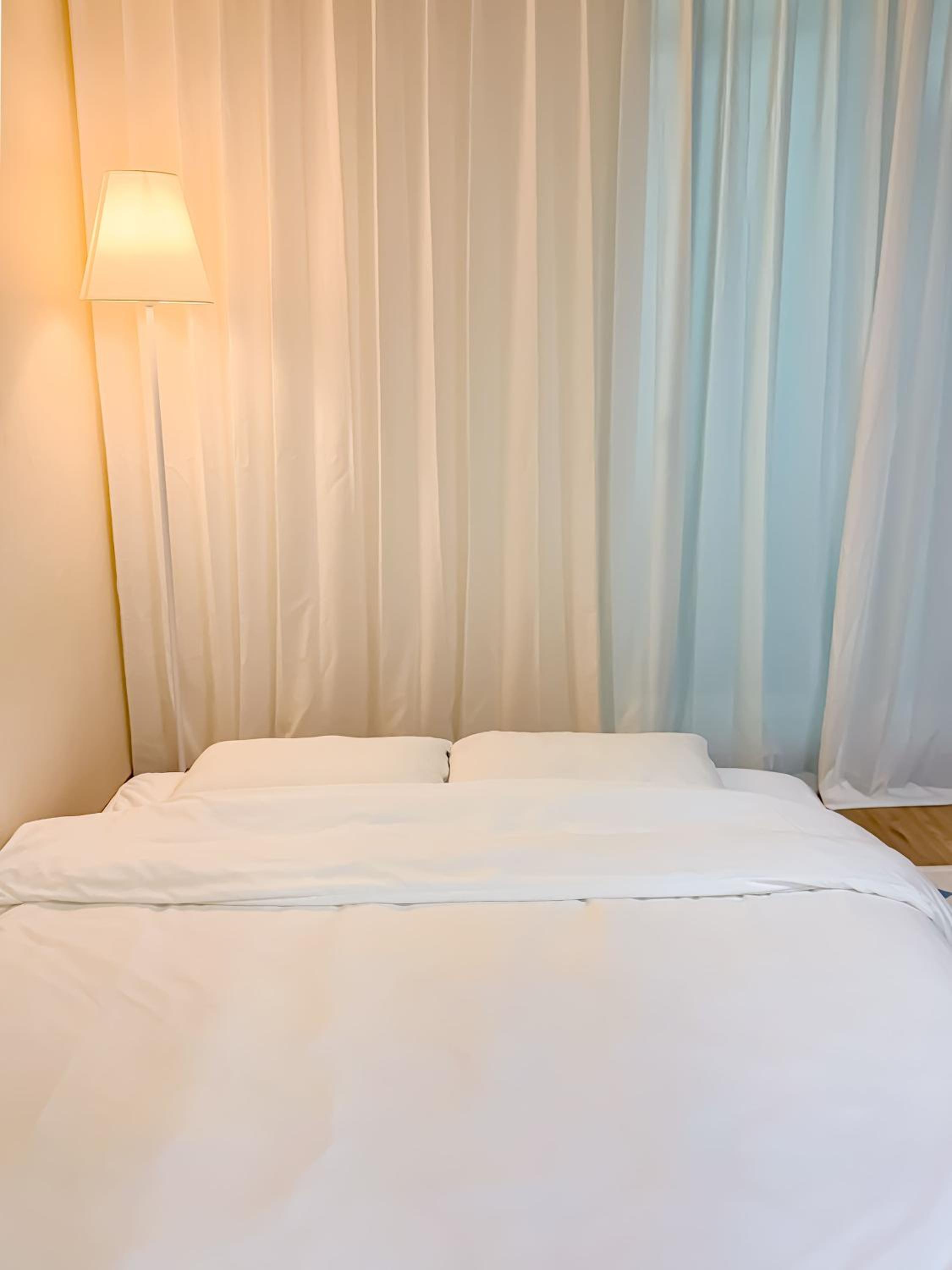1'Near Hongdae Station, 30sec on foot