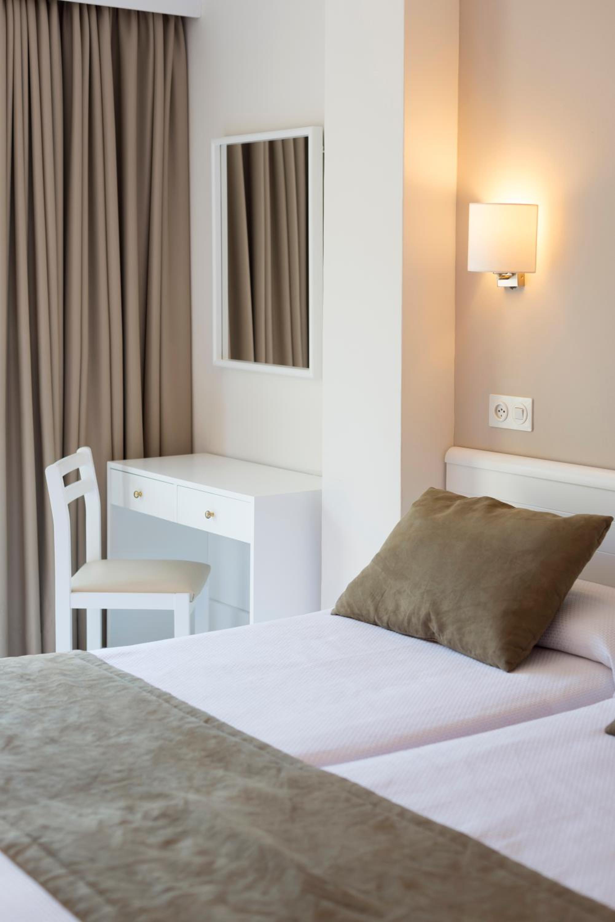 Hostal Residencia Sutimar
