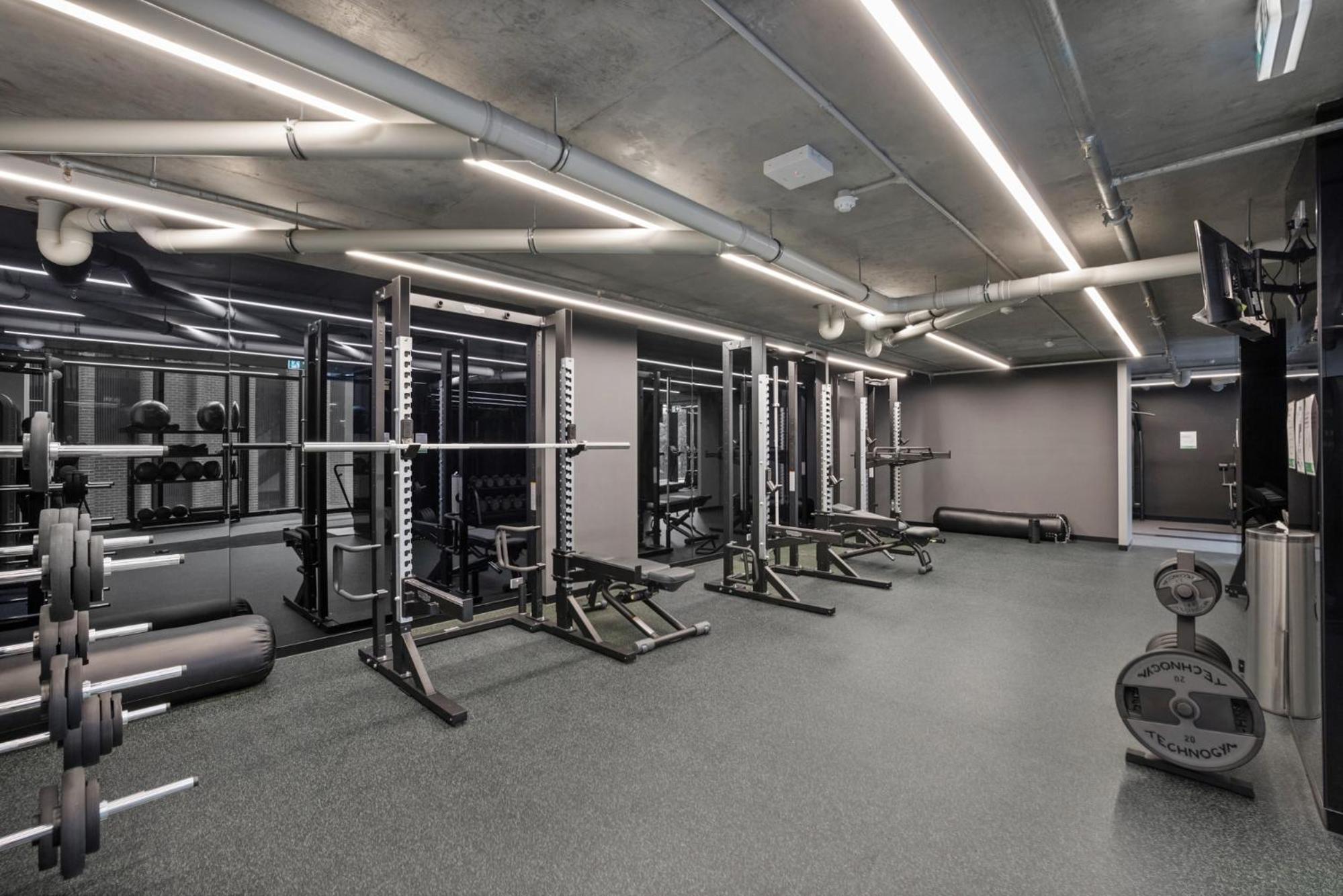 Stay Near Botanic Garden with Gym Sauna & Parking