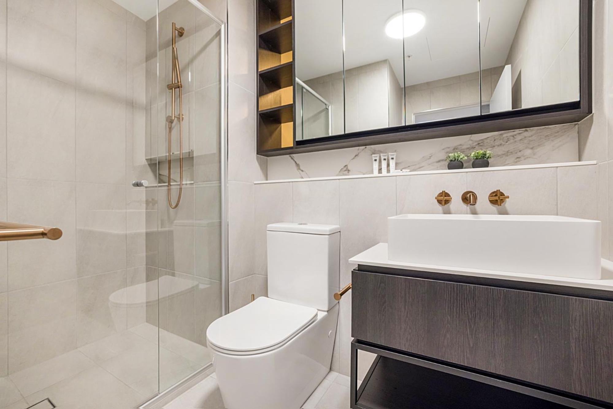 Stay Near Botanic Garden with Gym Sauna & Parking