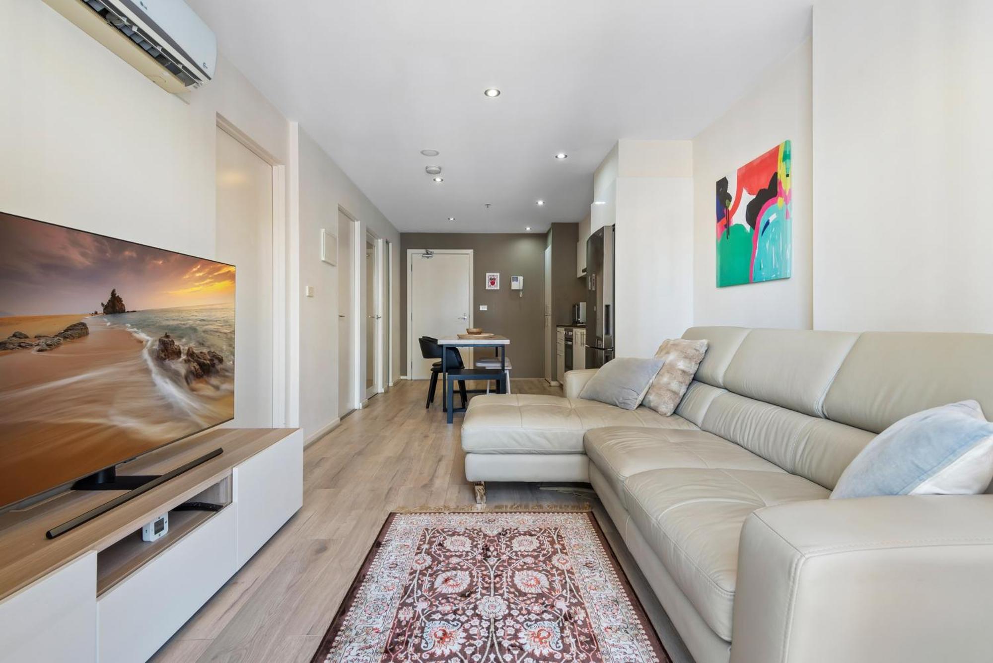 Modern City Convenience with Great Amenities