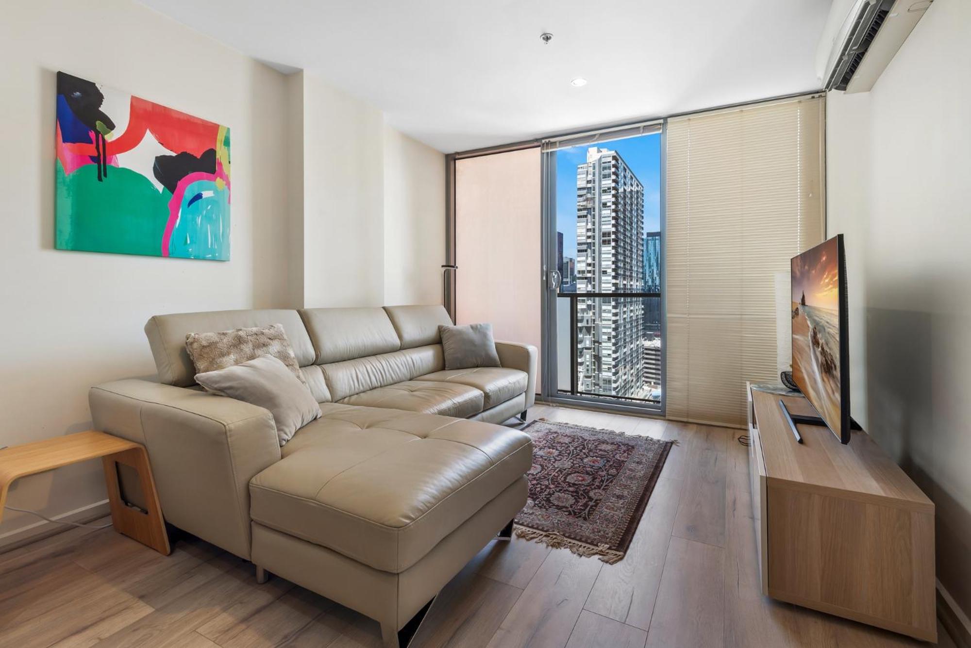Modern City Convenience with Great Amenities
