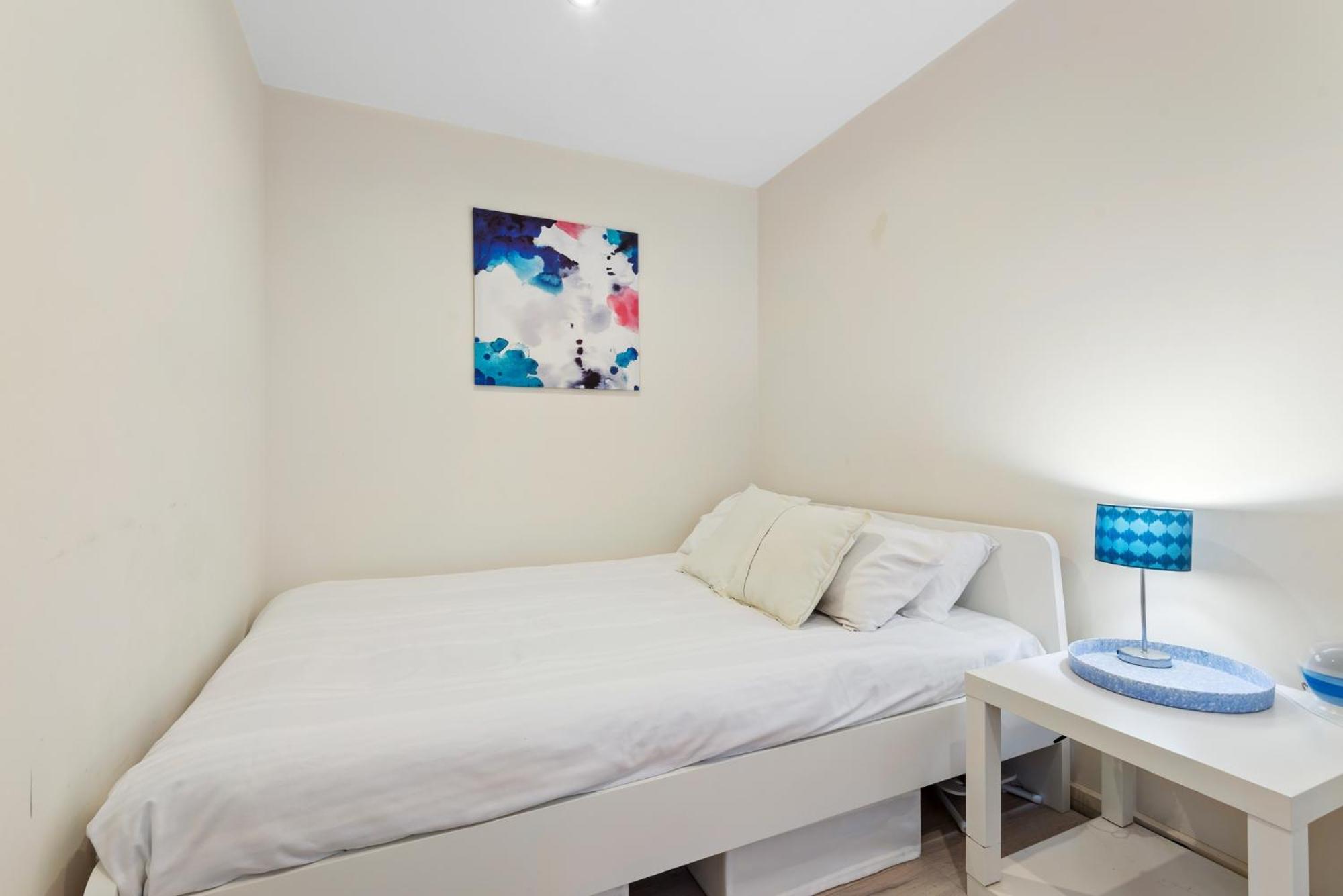 Modern City Convenience with Great Amenities