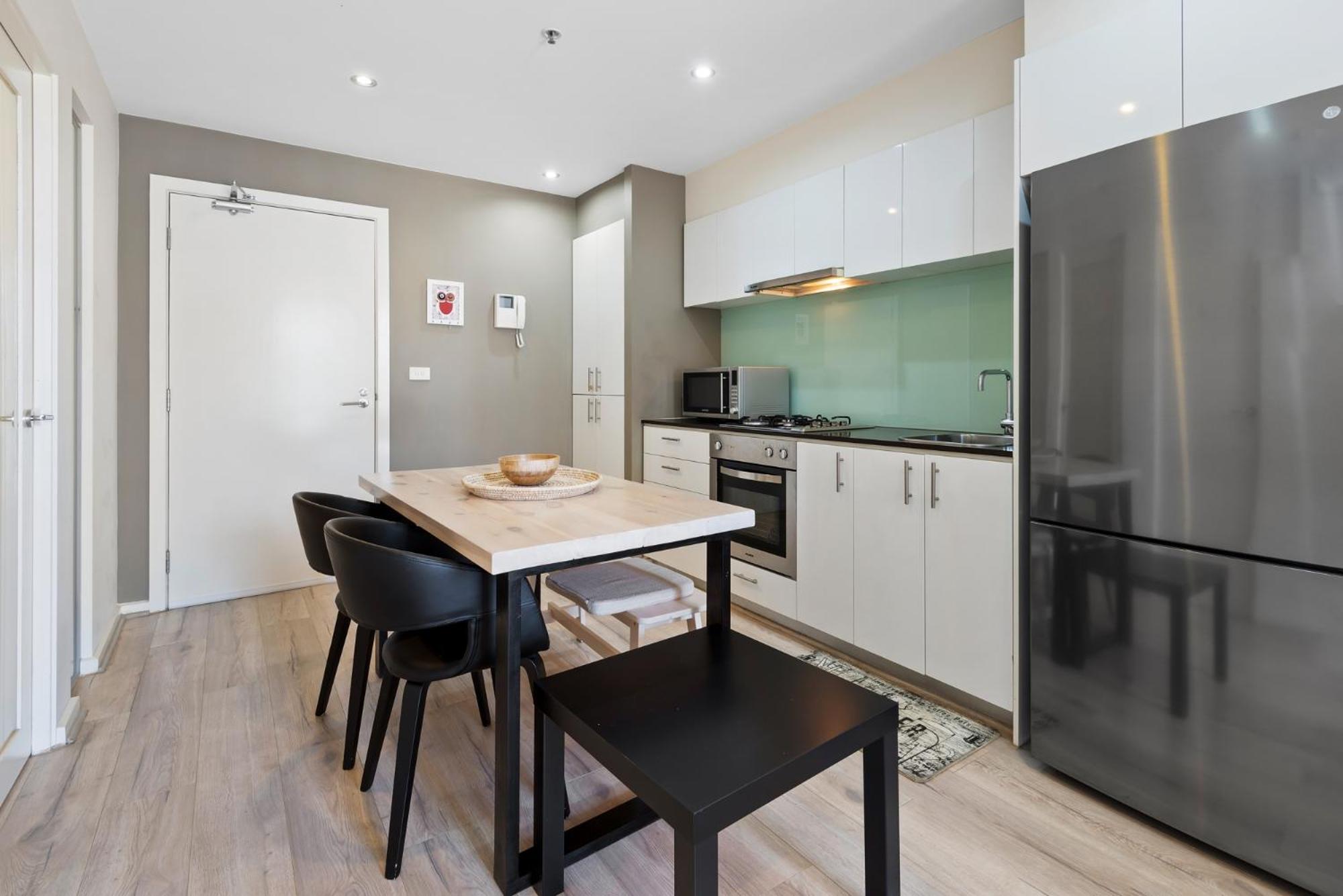 Modern City Convenience with Great Amenities