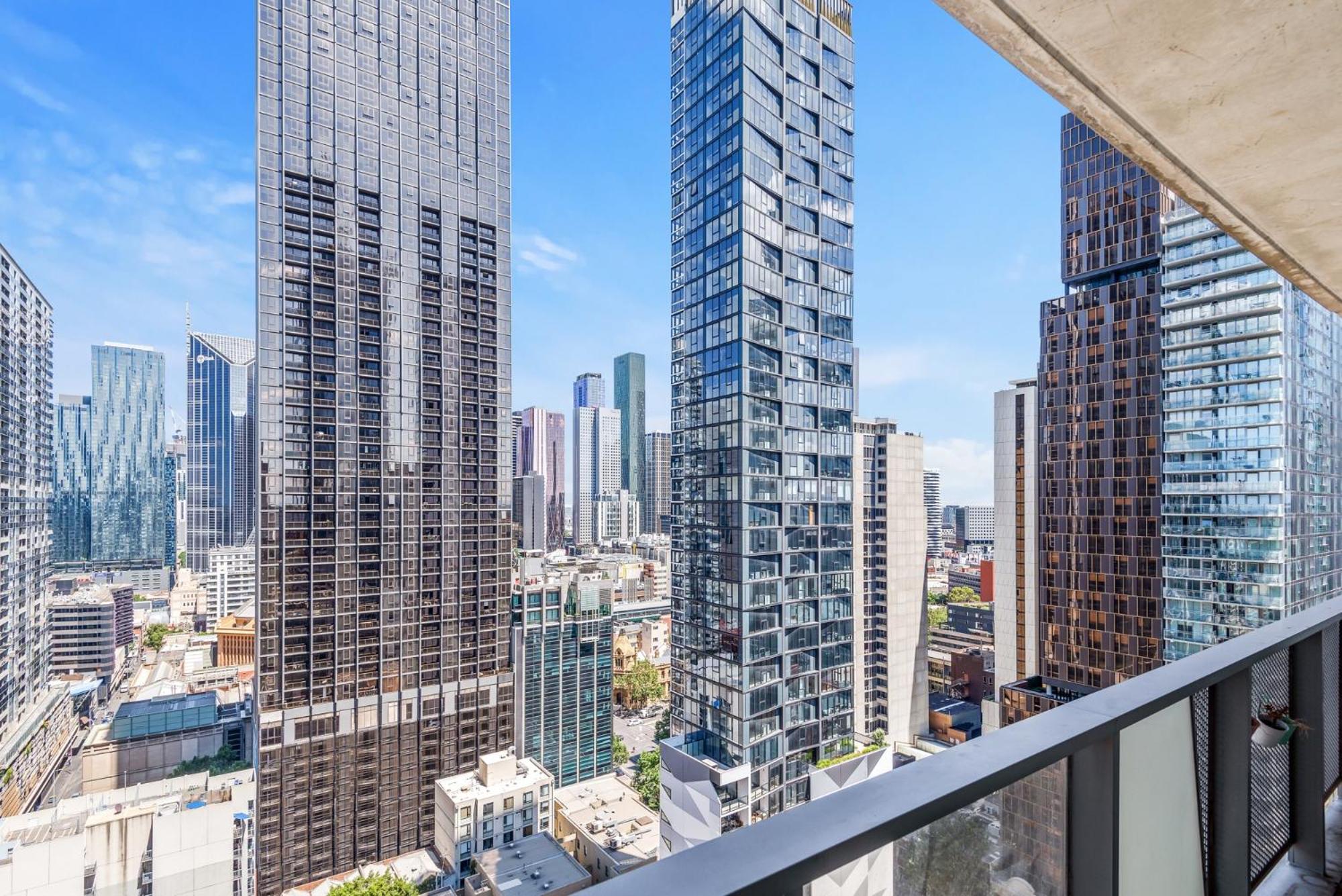 Modern City Convenience with Great Amenities