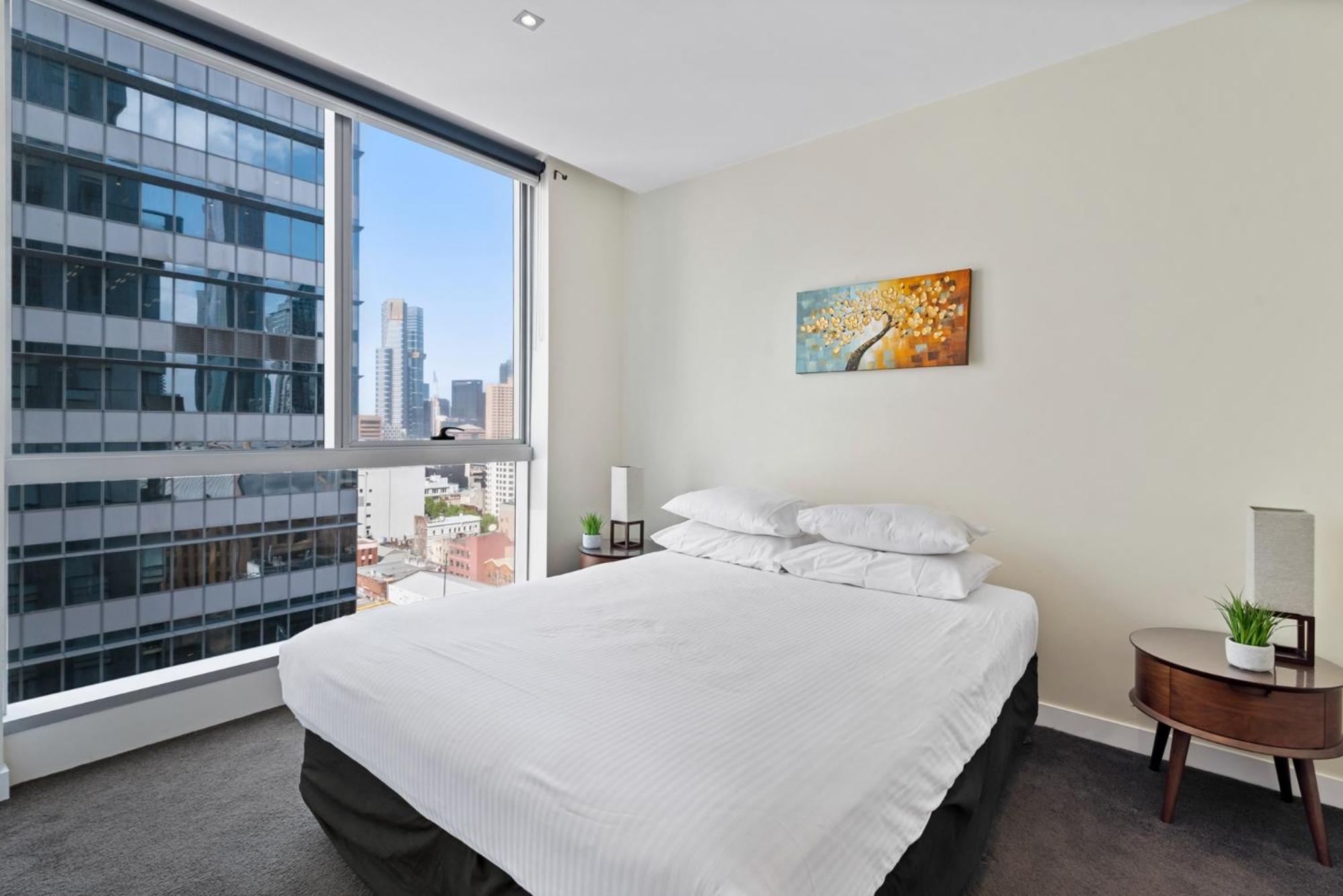 Spacious Melbourne CBD 2-Bed Close to Everything