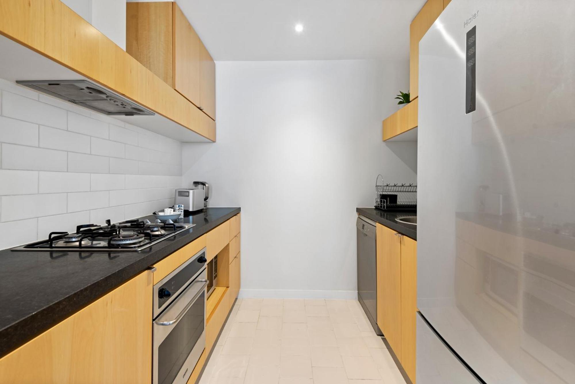 Spacious Melbourne CBD 2-Bed Close to Everything